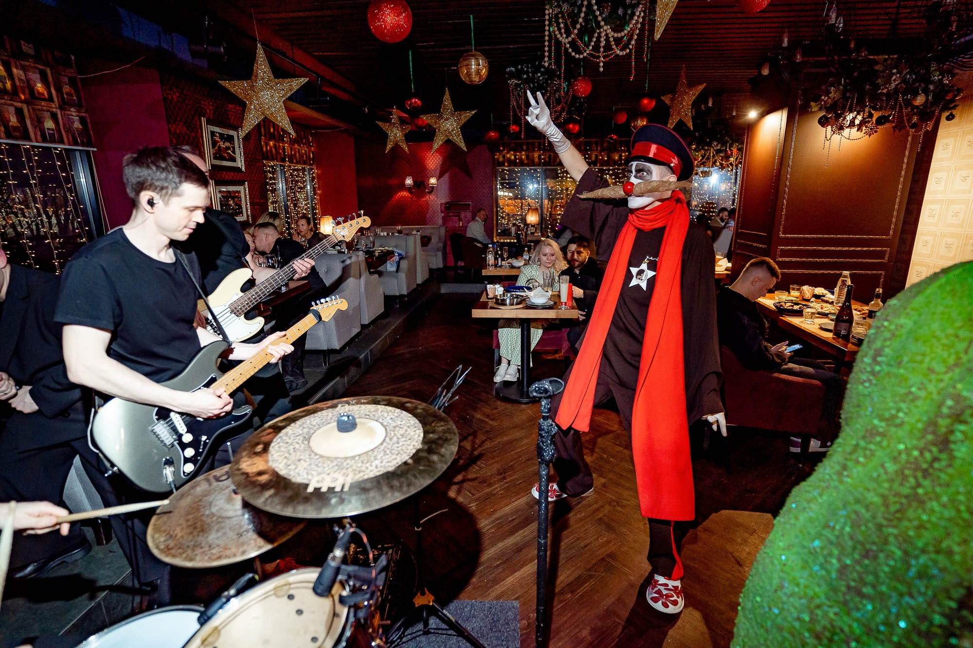 Новый год 2024 в Peoples. Сергей Кошкин. Репортажная и ивент-фотография в Сургуте