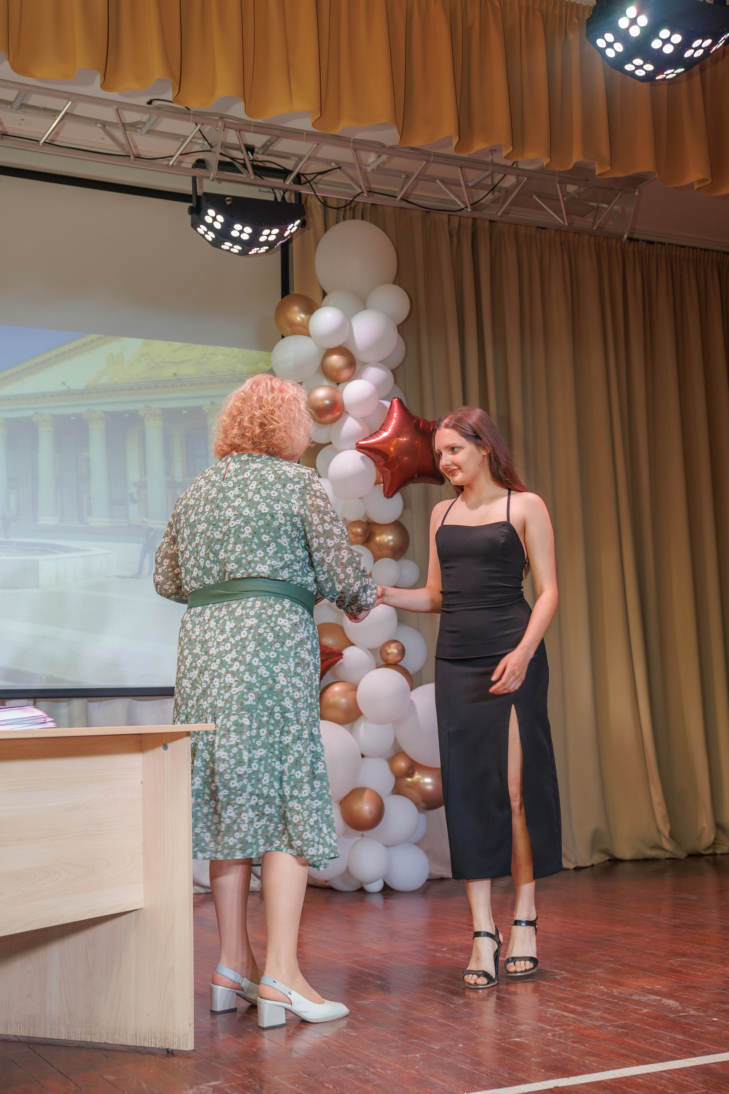 Вручение аттестатов. Свадебный и семейный фотограф в Новосибирске Ирина Дорошкова