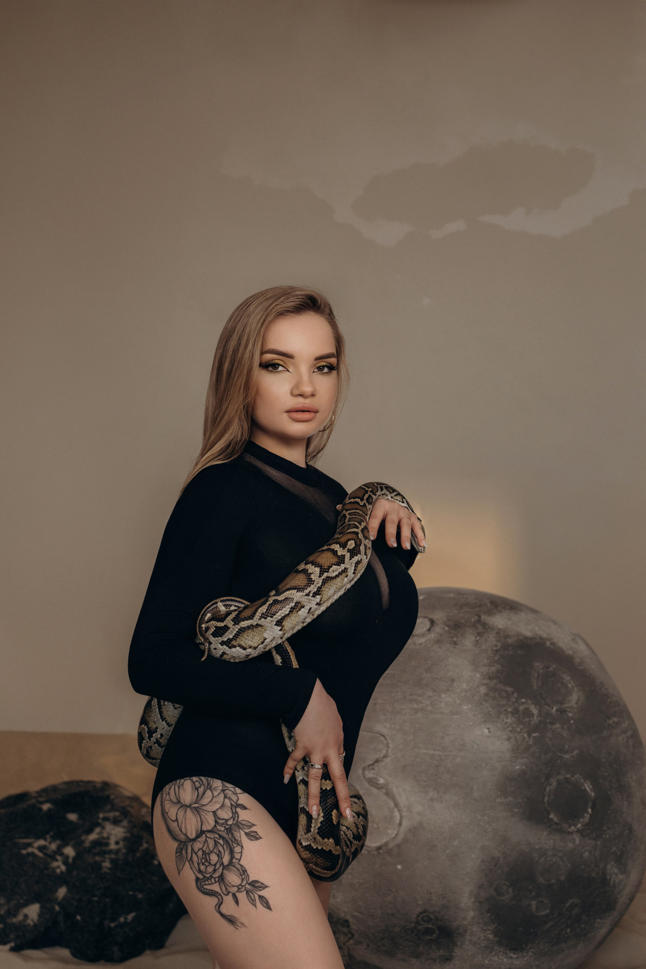 Даша. Змея. Фотограф Ксения Железникова