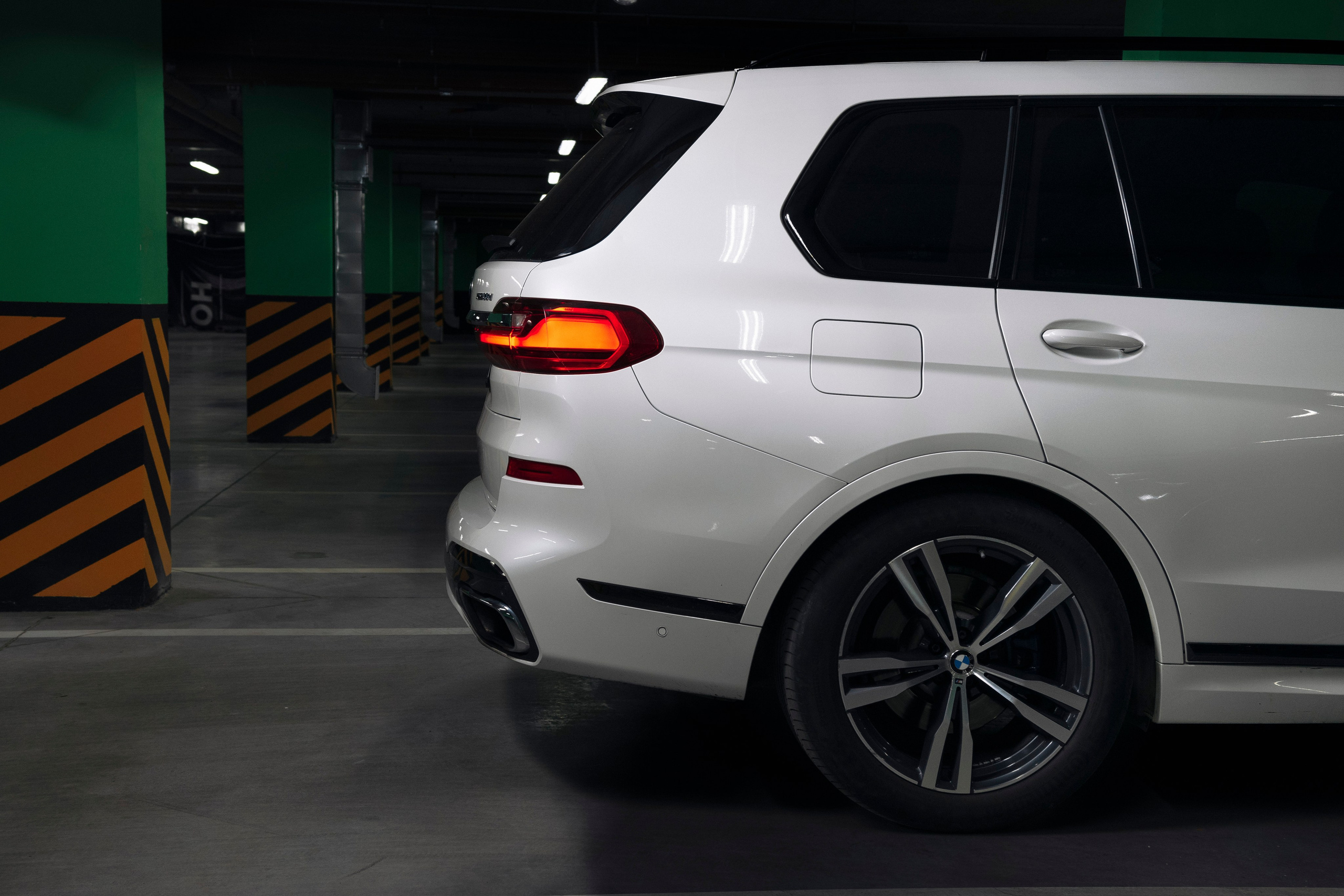 BMW X7 30d. Портретный фотограф Москва Белогорцев Сергей