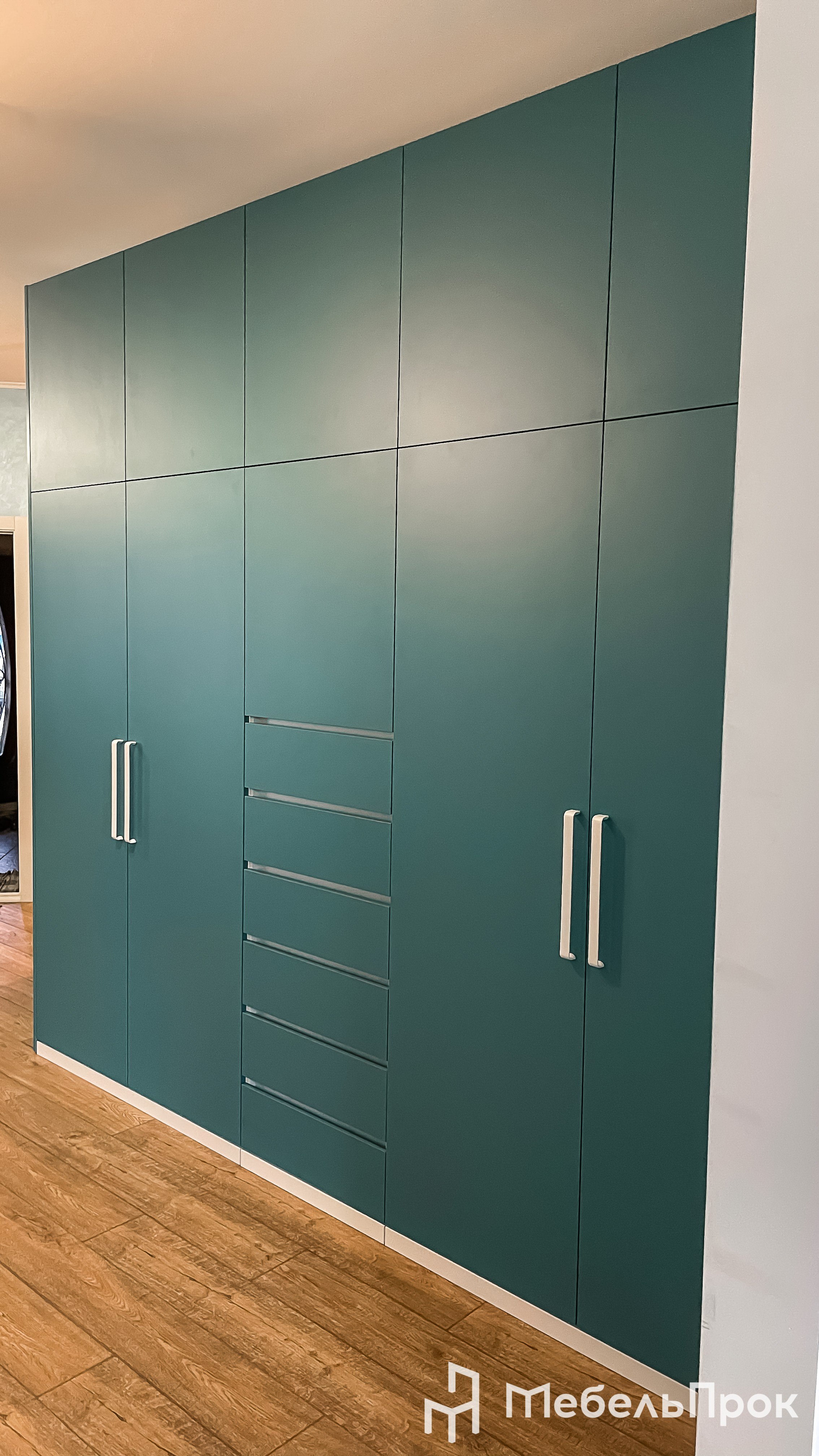 Шкафы распашные. Главная