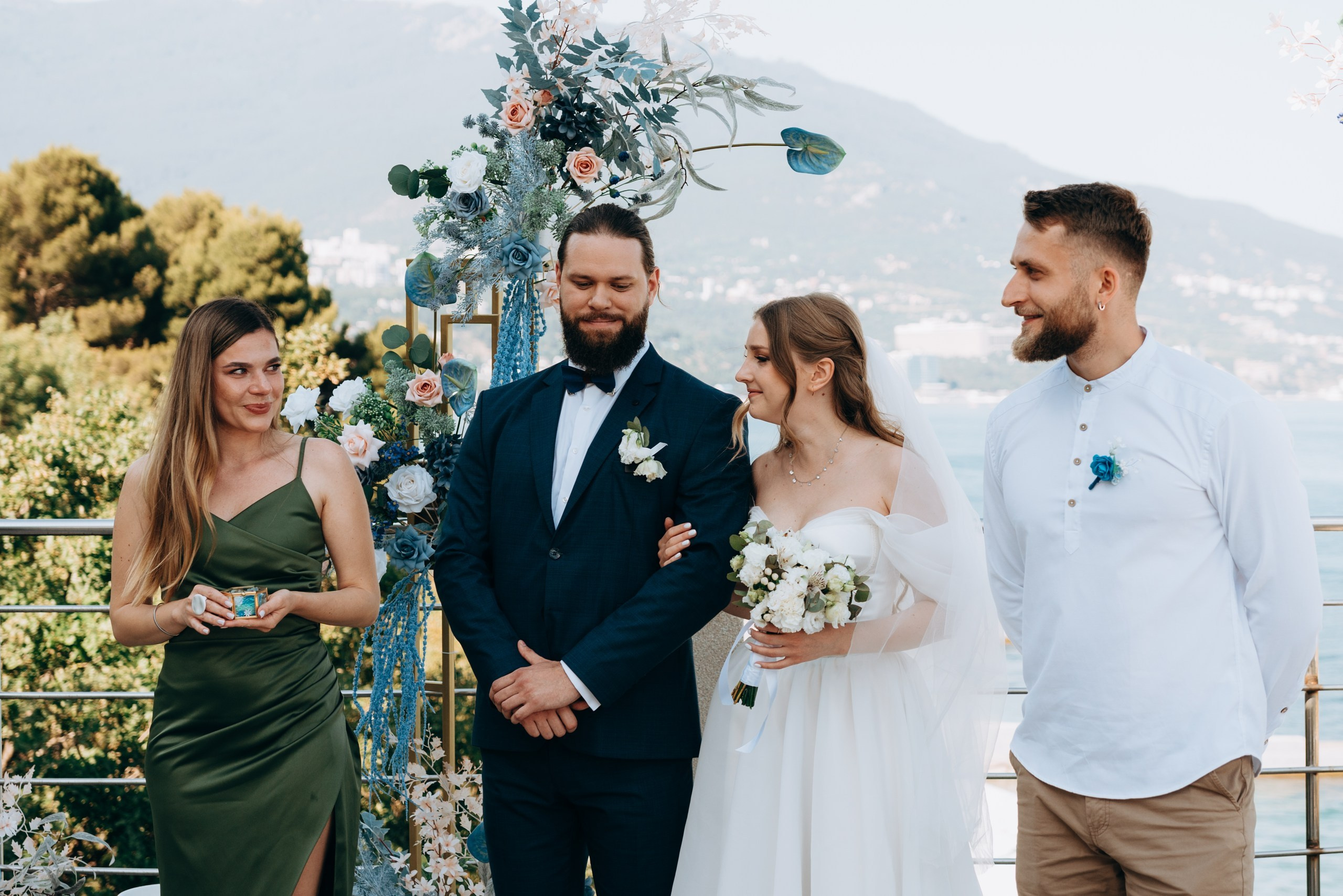 Свадебная фотосессия в Ялте. Портретный свадебный фотограф Крым | Евгения Щитенко