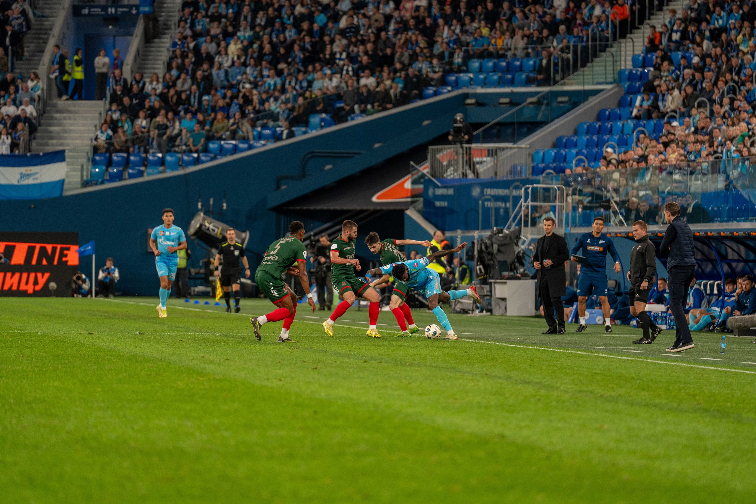 Зенит — Локомотив: фотогалерея 14-го тура РПЛ на Газпром Арене | Антон Гауф. Спортивный фотограф в Санкт-Петербурге | Антон Гауф