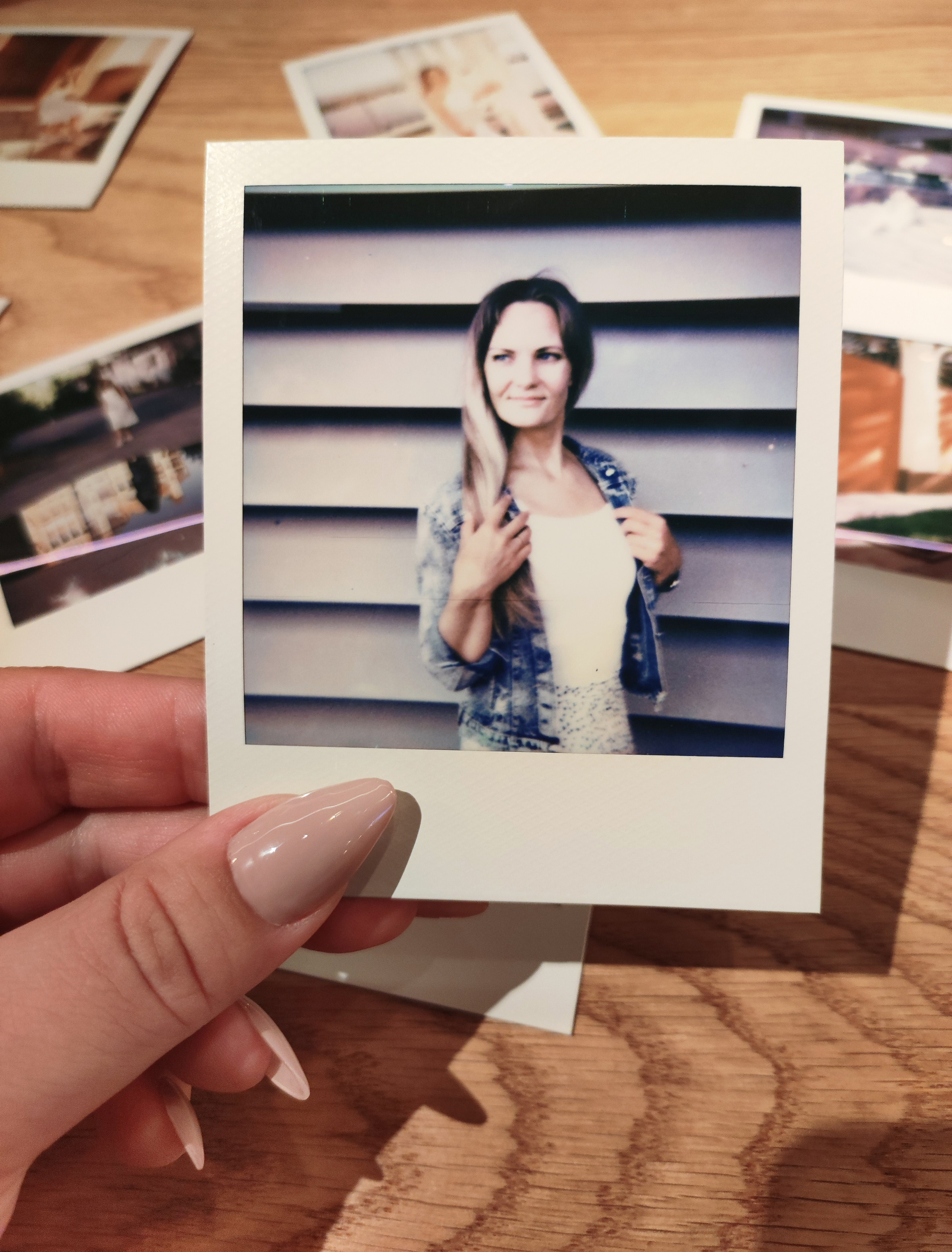 Анна. Съёмка на Полароид. Фотограф Регина Крикунова г. Красноярск