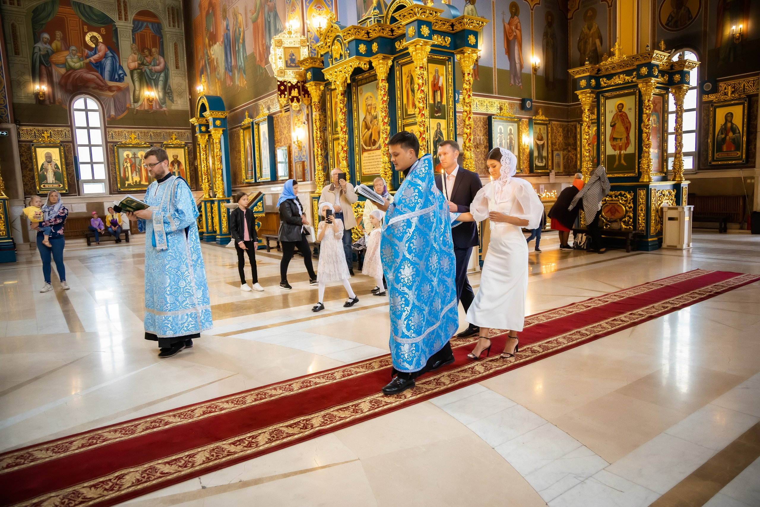 В Храме. Семейный и Свадебный фотограф в Астане Александр Астапов