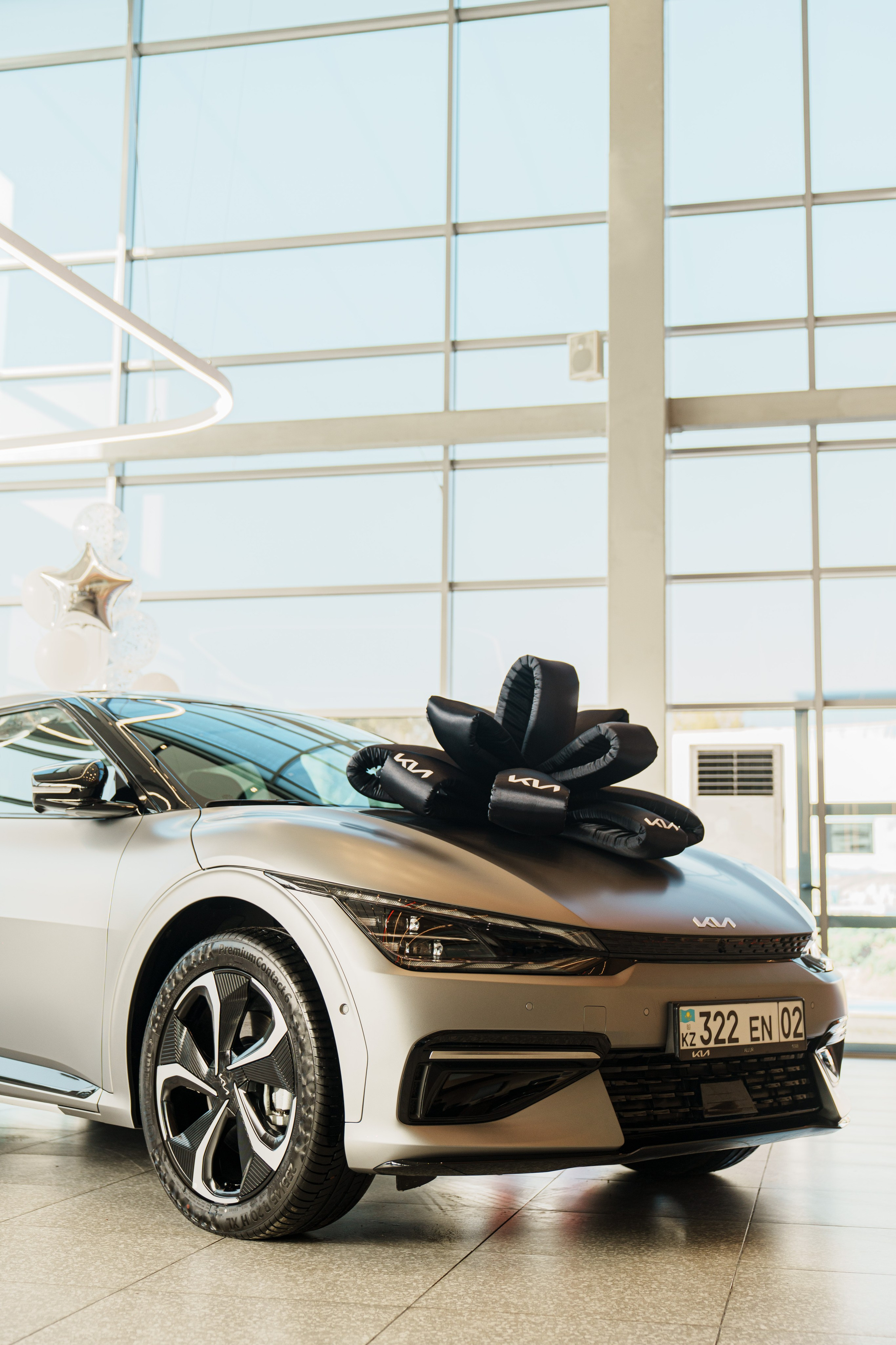 Kia EV6 Вручение Евгений Чебаткову. Фотограф TAULAN_1