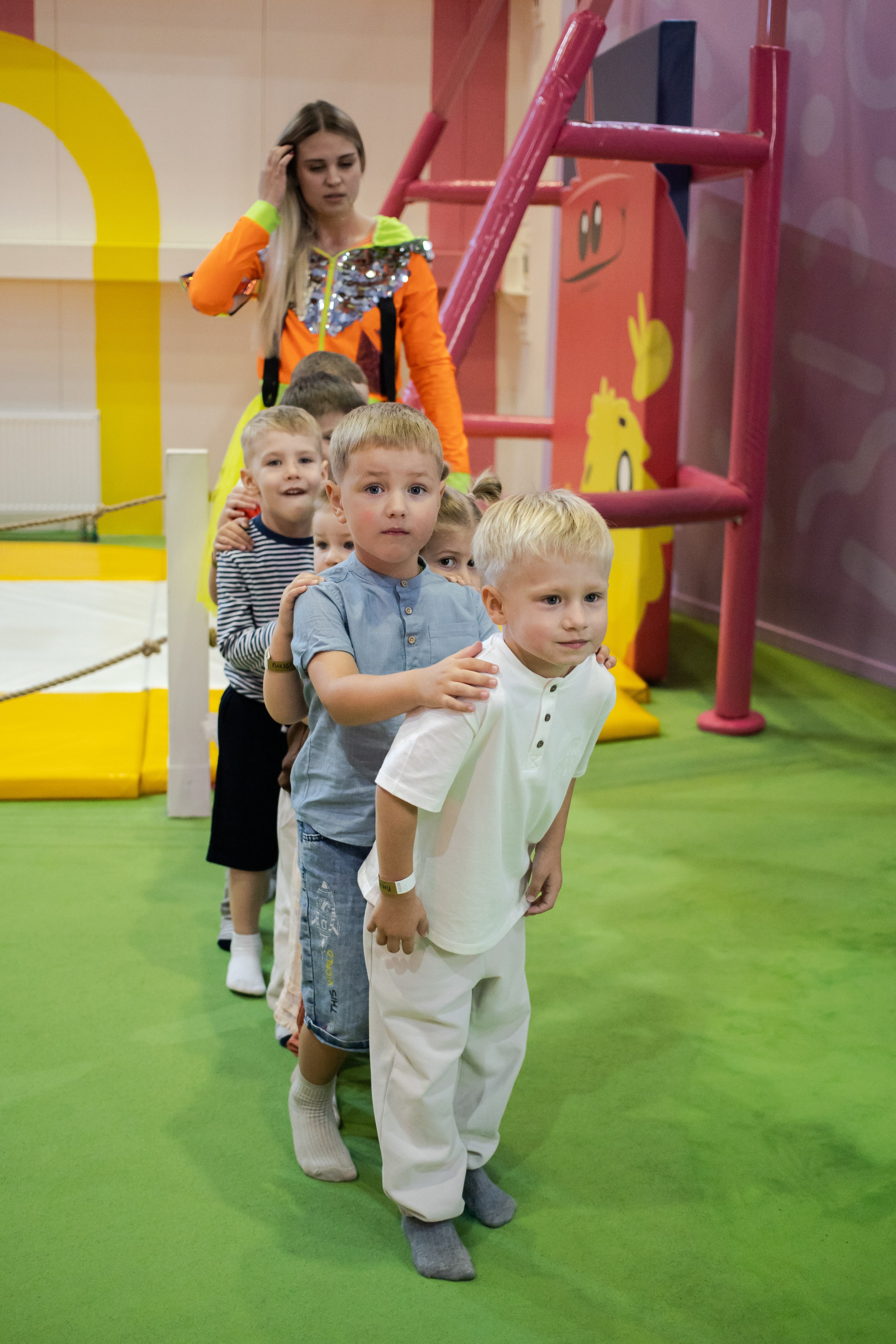 Марату 5. Фотографии с любовью