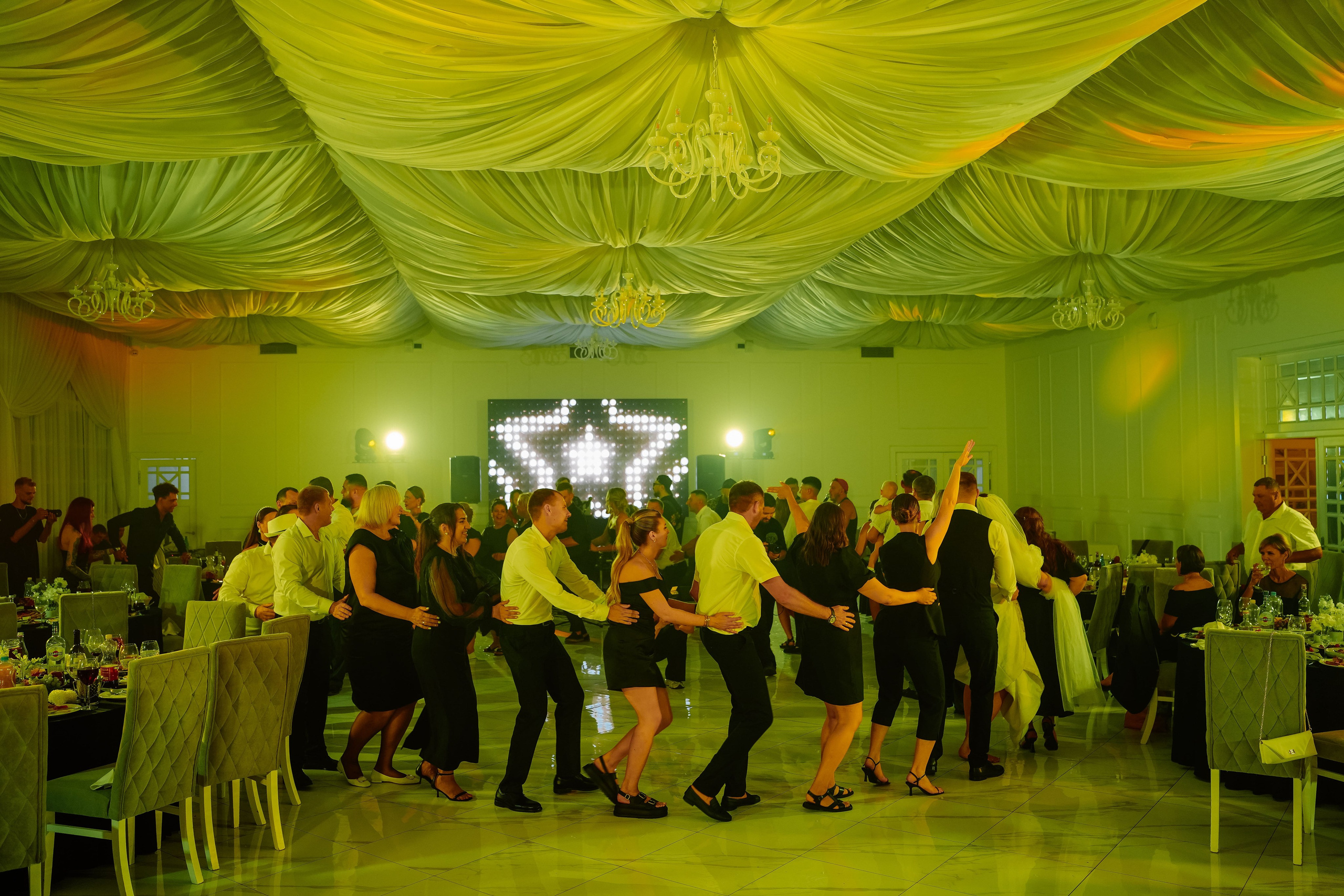 Хаятт и Усадьба Голицына. Кирилл и Ольга. Свадебный фотограф и видеограф в Ростове-на-Дону Виталий Величко