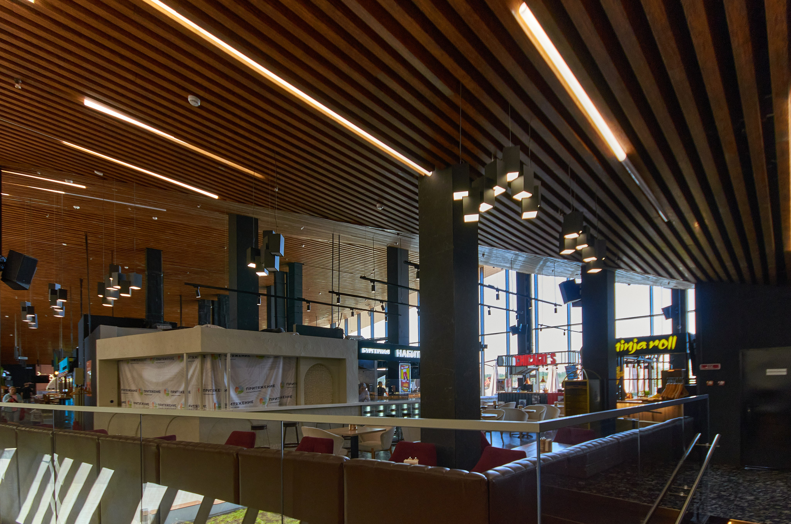 Фудмолл Притяжение. Абросимов Лев интерьерный и архитектурный фотограф