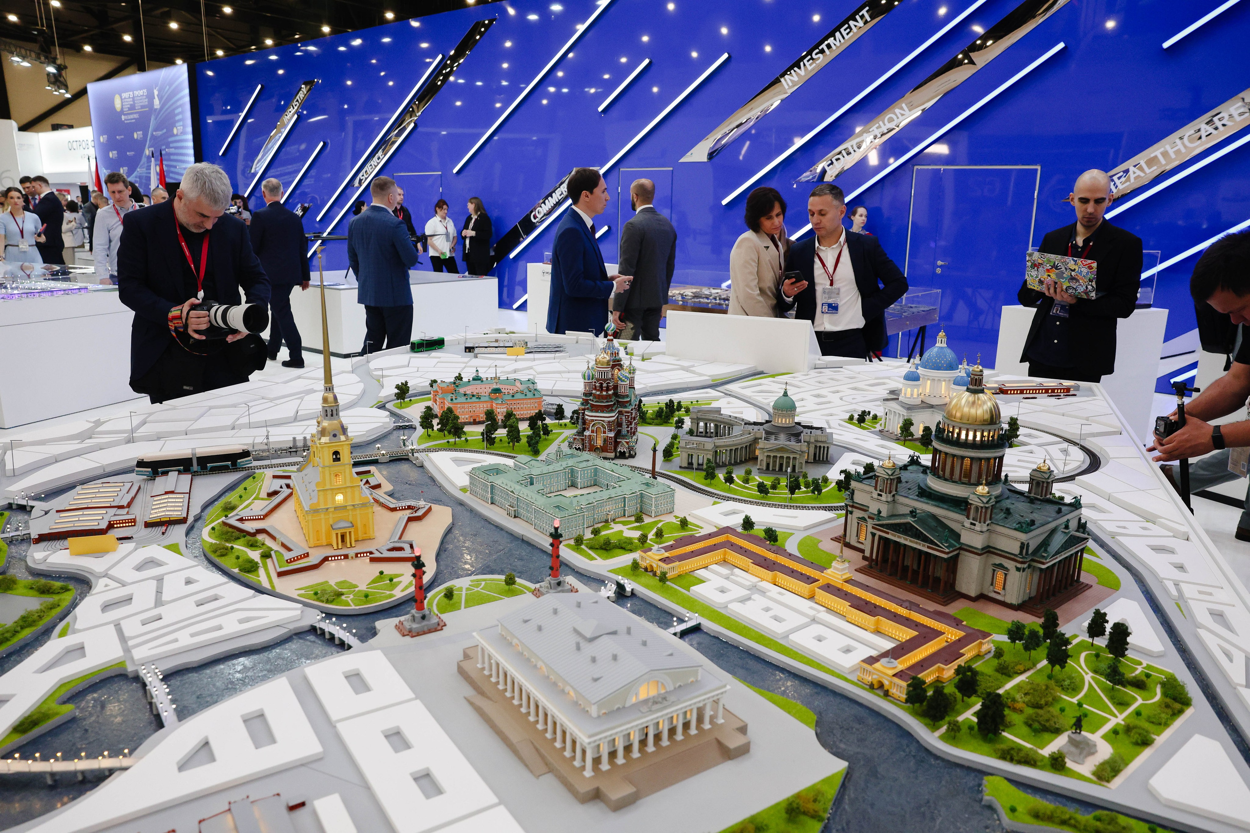 Форумы. Репортажный фотограф в Москве Арина Антонова