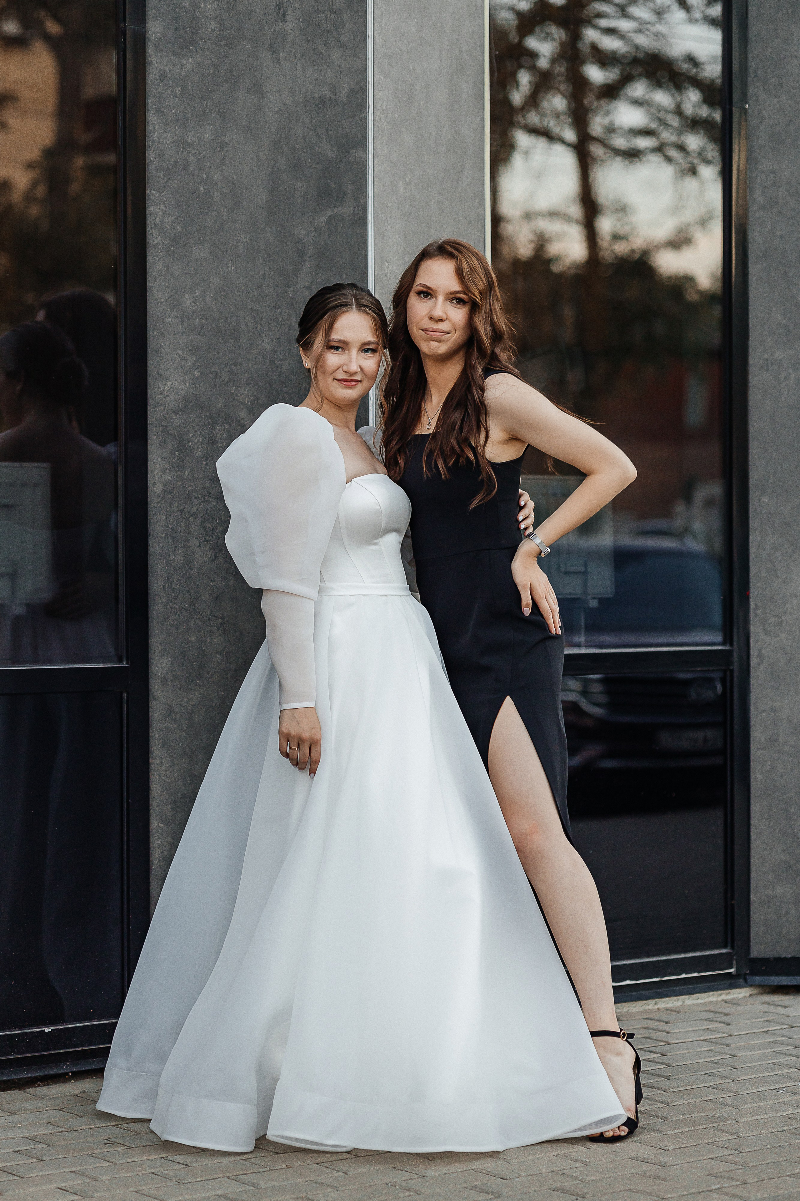 Свадебная фотосессия пары в номере отеля. Олег Сверчков | Свадебный фотограф Вологда