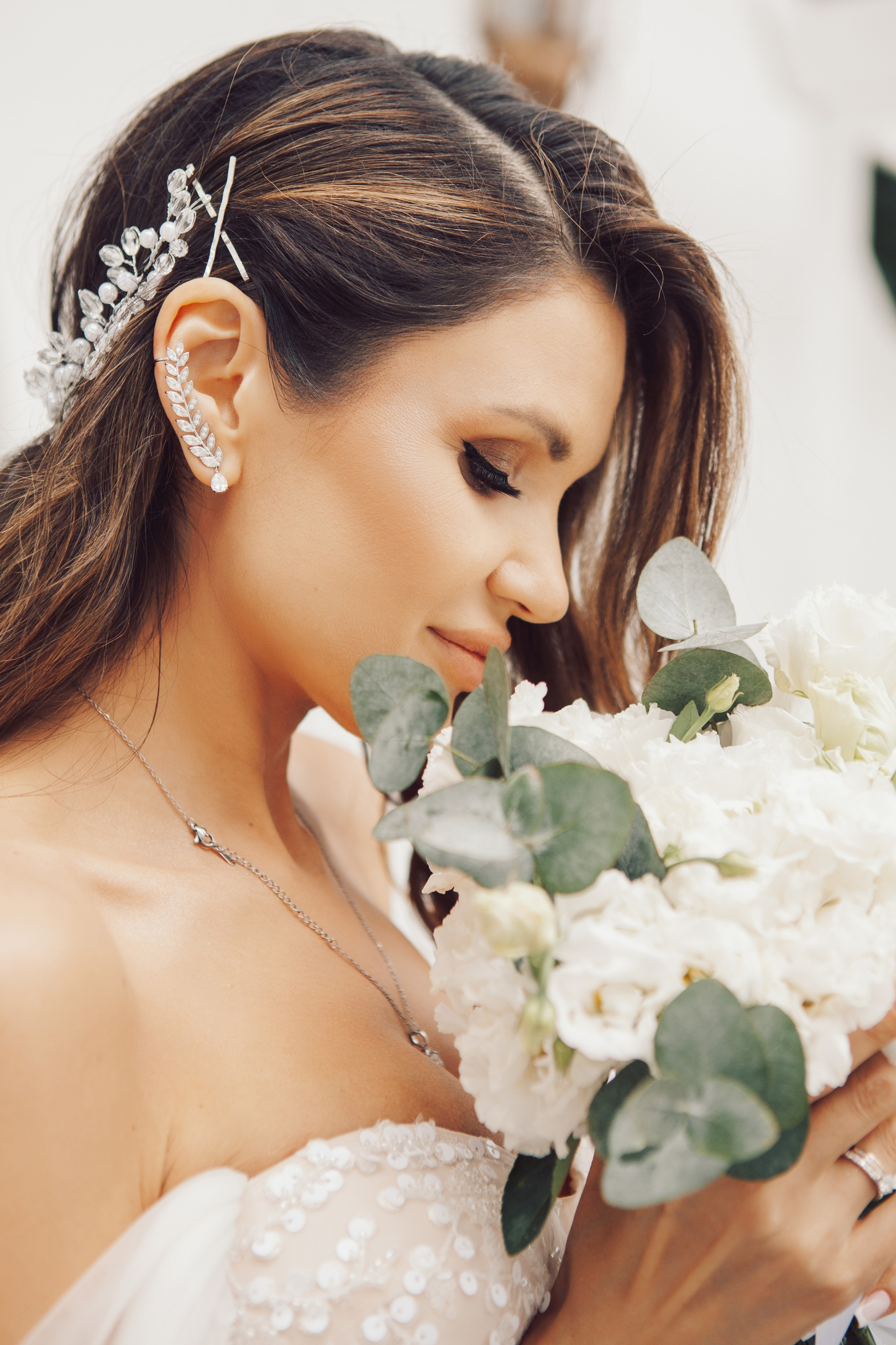 Молодожены в павильоне космонавтики и авиации №34 на вднх и в ресторане московское небо. Фотограф Ольга Ефремова