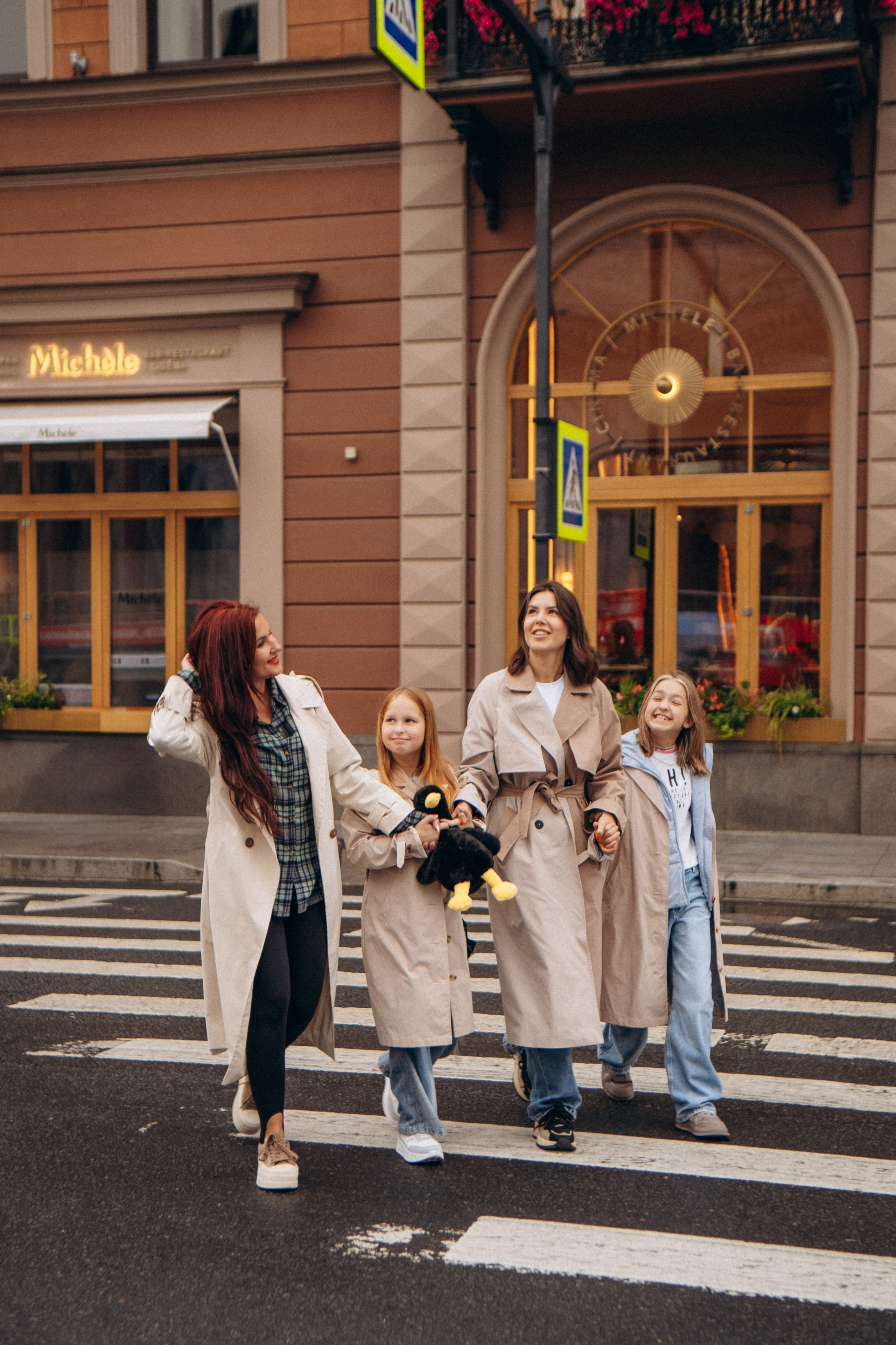 Семейная прогулочная фотосессия в Санкт-Петербурге. Фотограф в Санкт-Петербурге Кристина Брянская