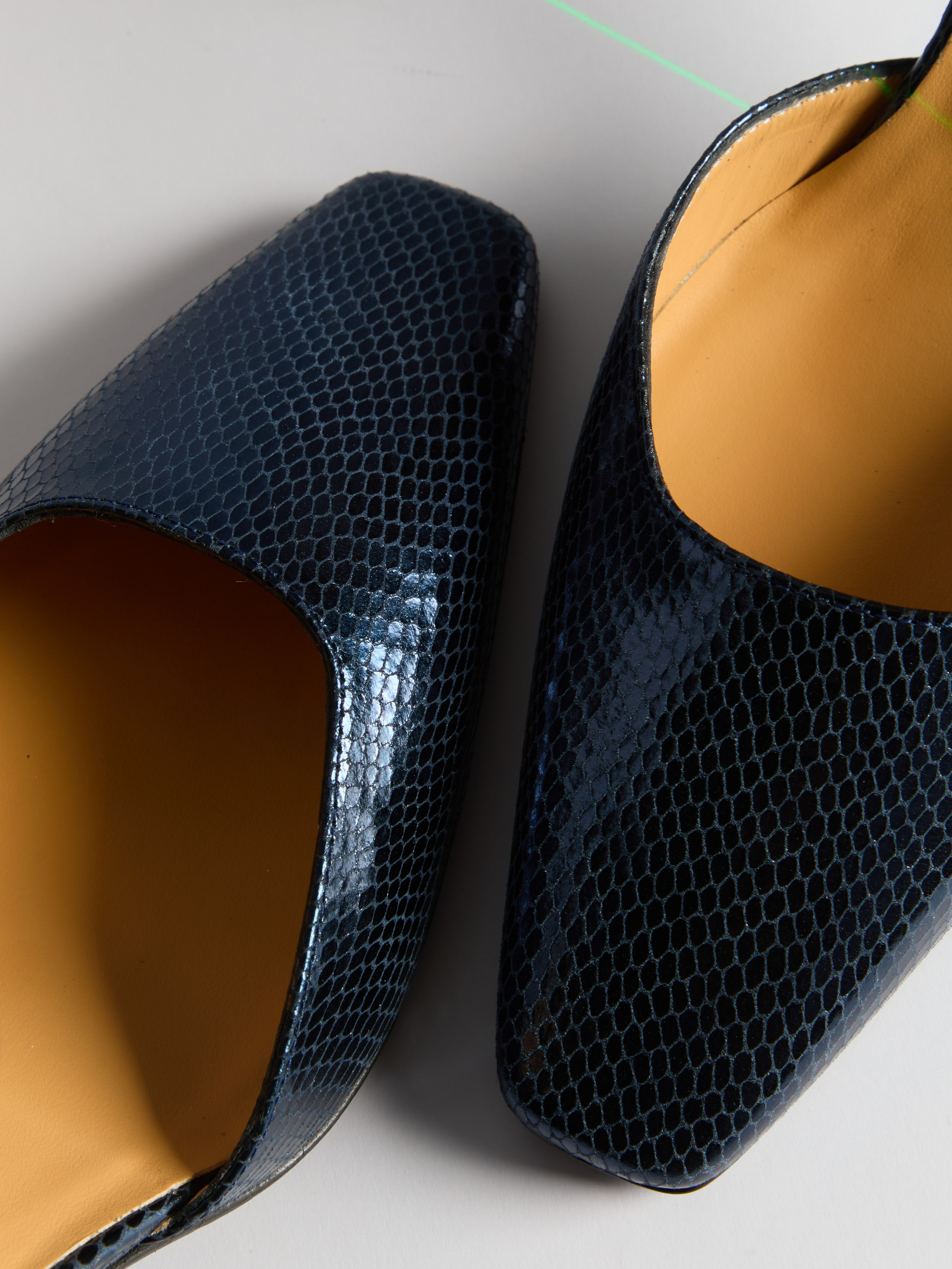 Предметный фотограф в Москве Евгений Шубин