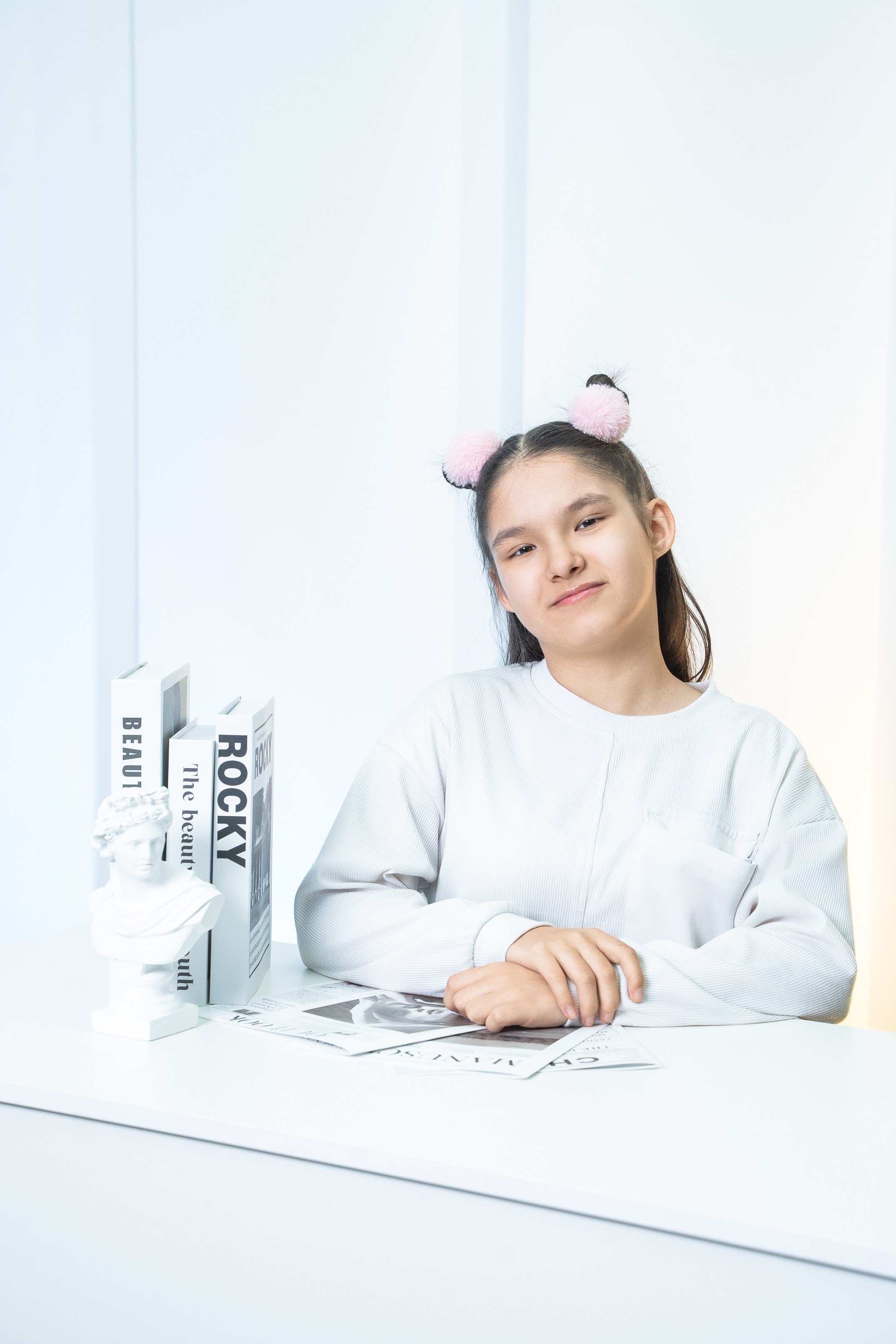 Выпускная фотосессия в фотостудии. Выпускные альбомы Нижнекамск Набережные Челны Фотостудия Небо