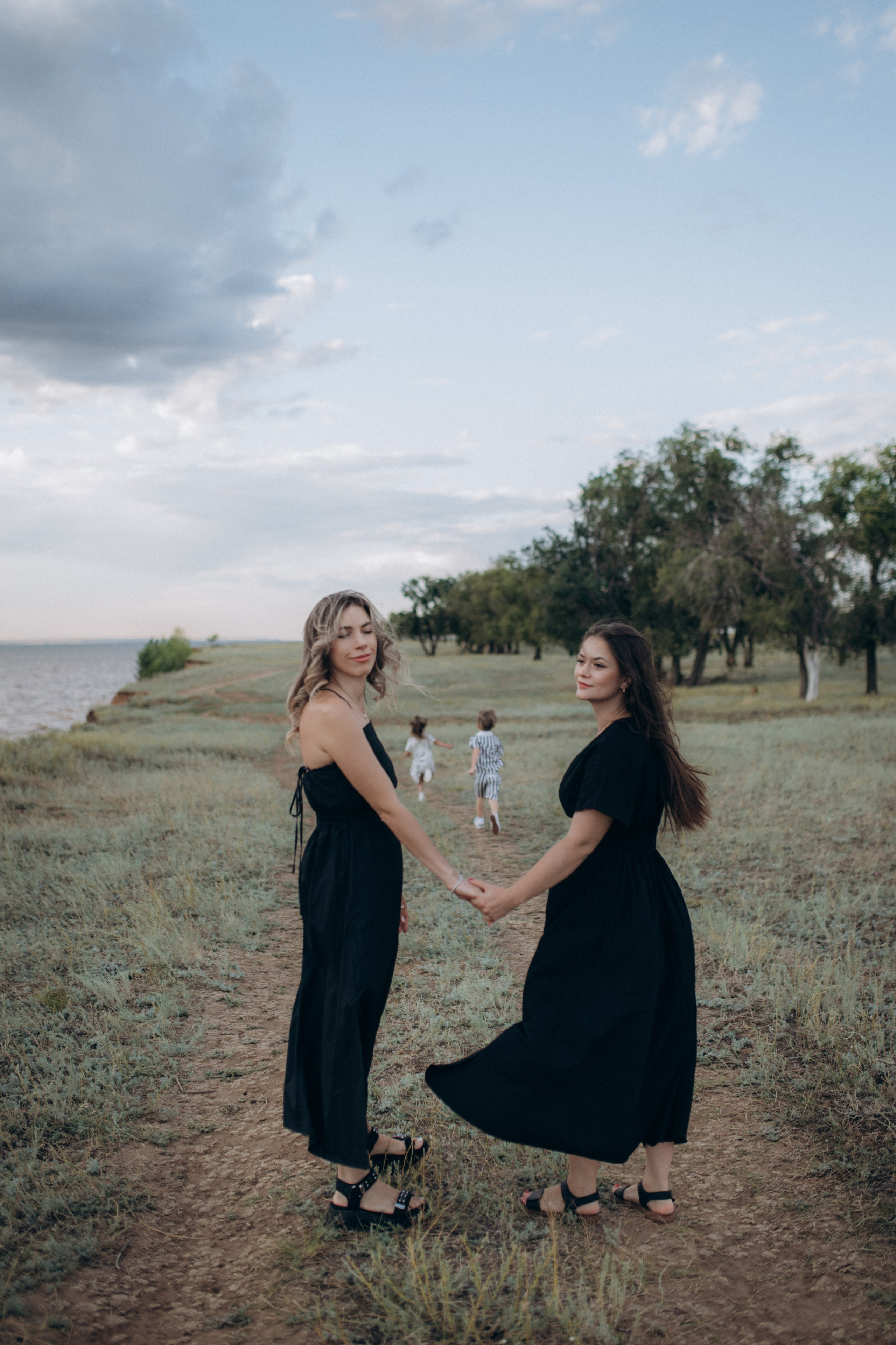 Наташа, Степа, Василиса, Лера. Www.ostermiller.ru