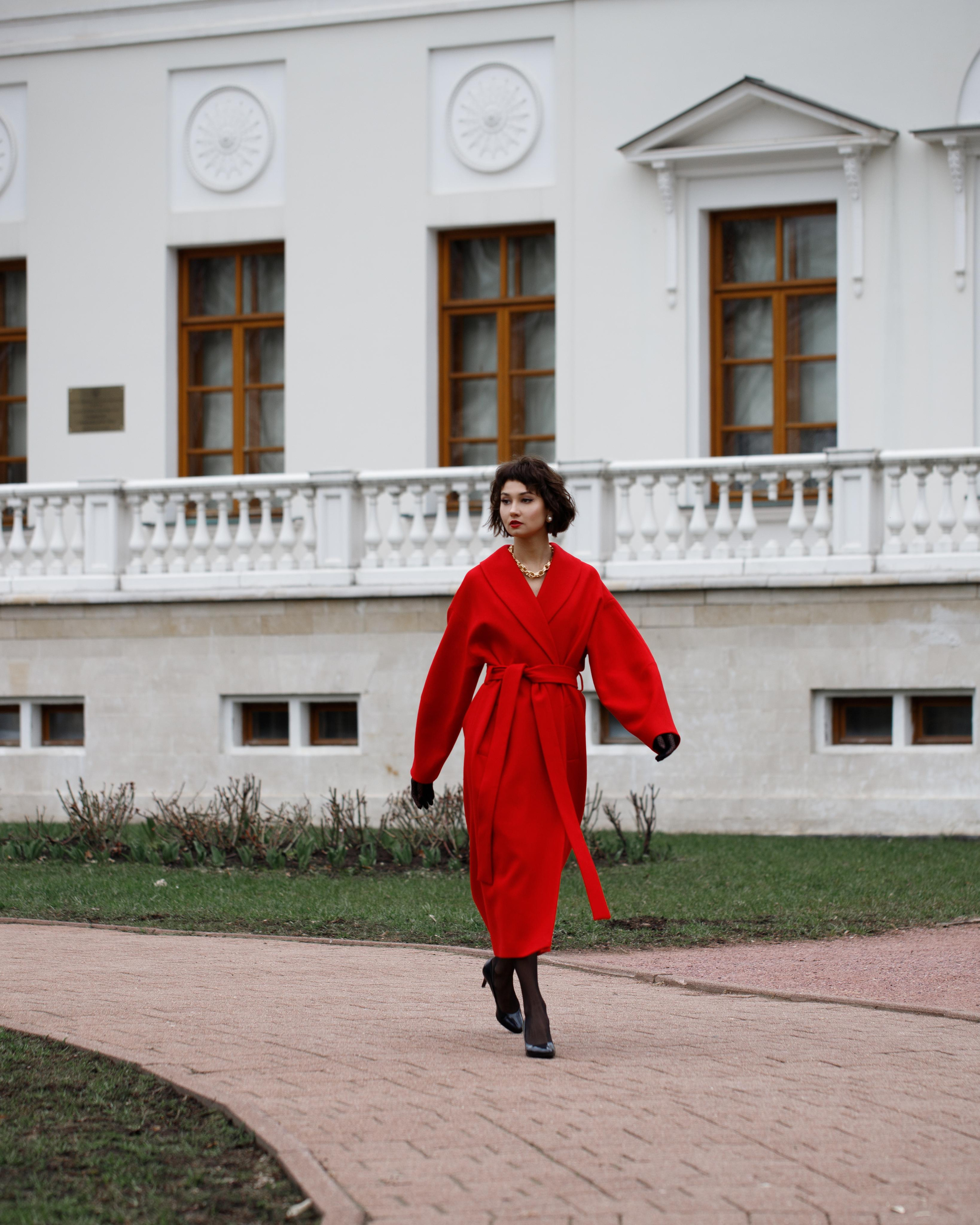 Девушка в красном. Свадебный фотограф Алена Полянская