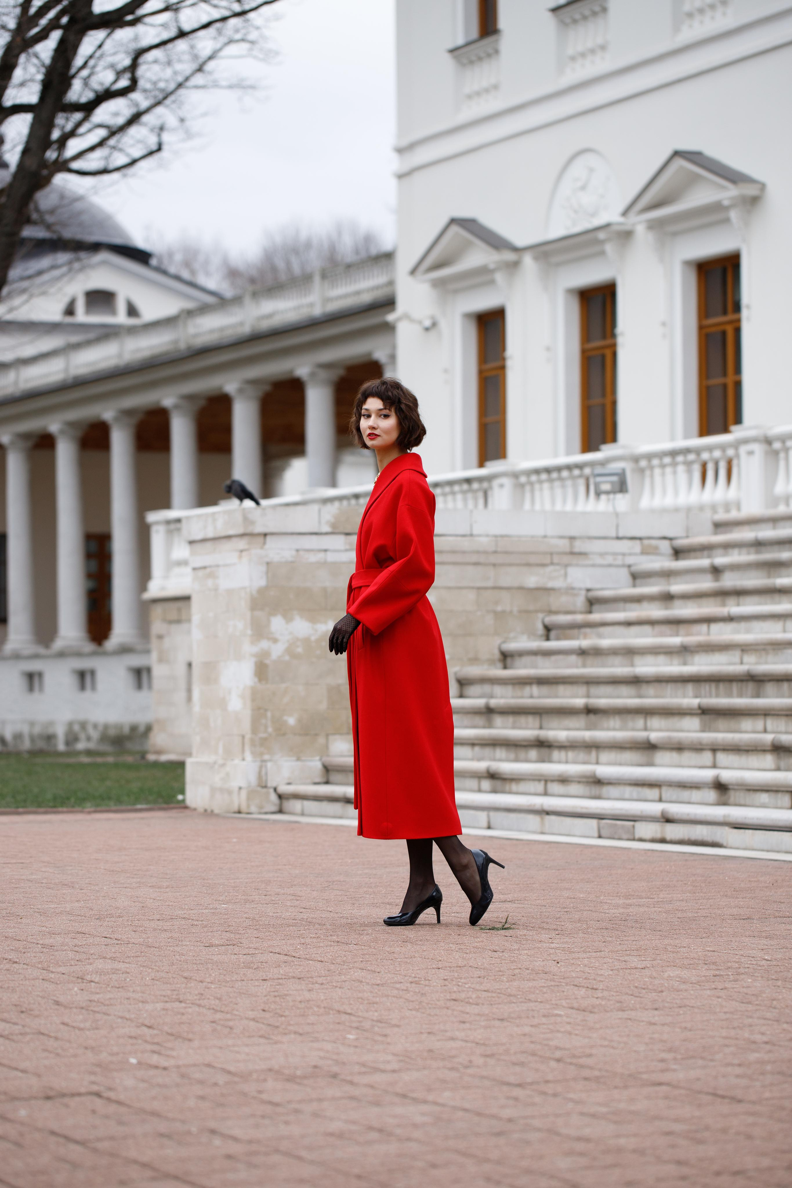 Девушка в красном. Свадебный фотограф Алена Полянская