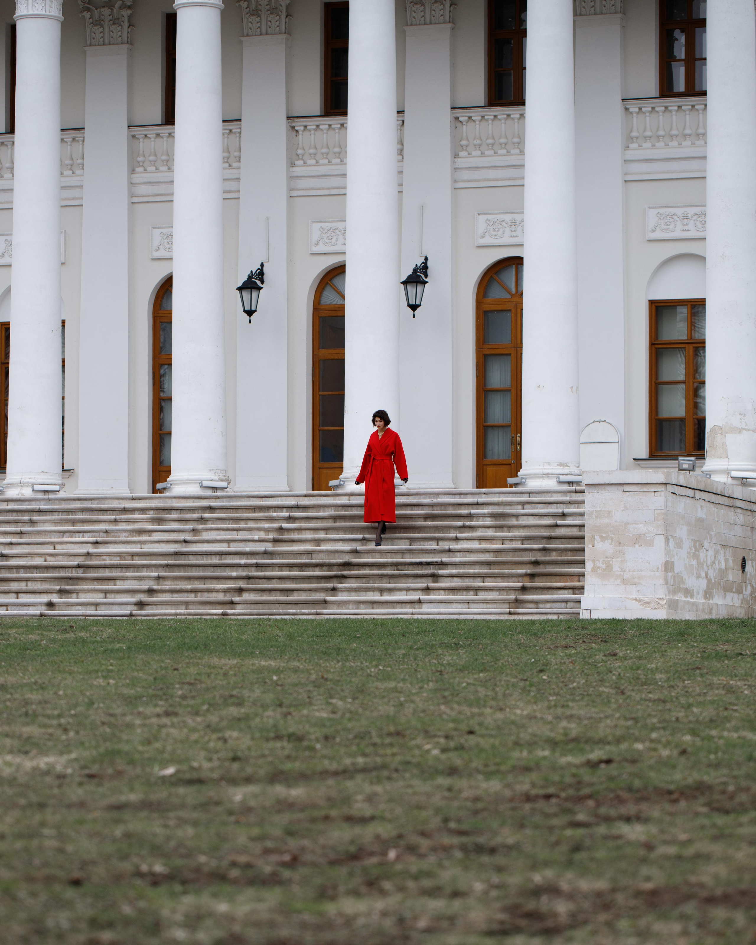 Девушка в красном. Свадебный фотограф Алена Полянская