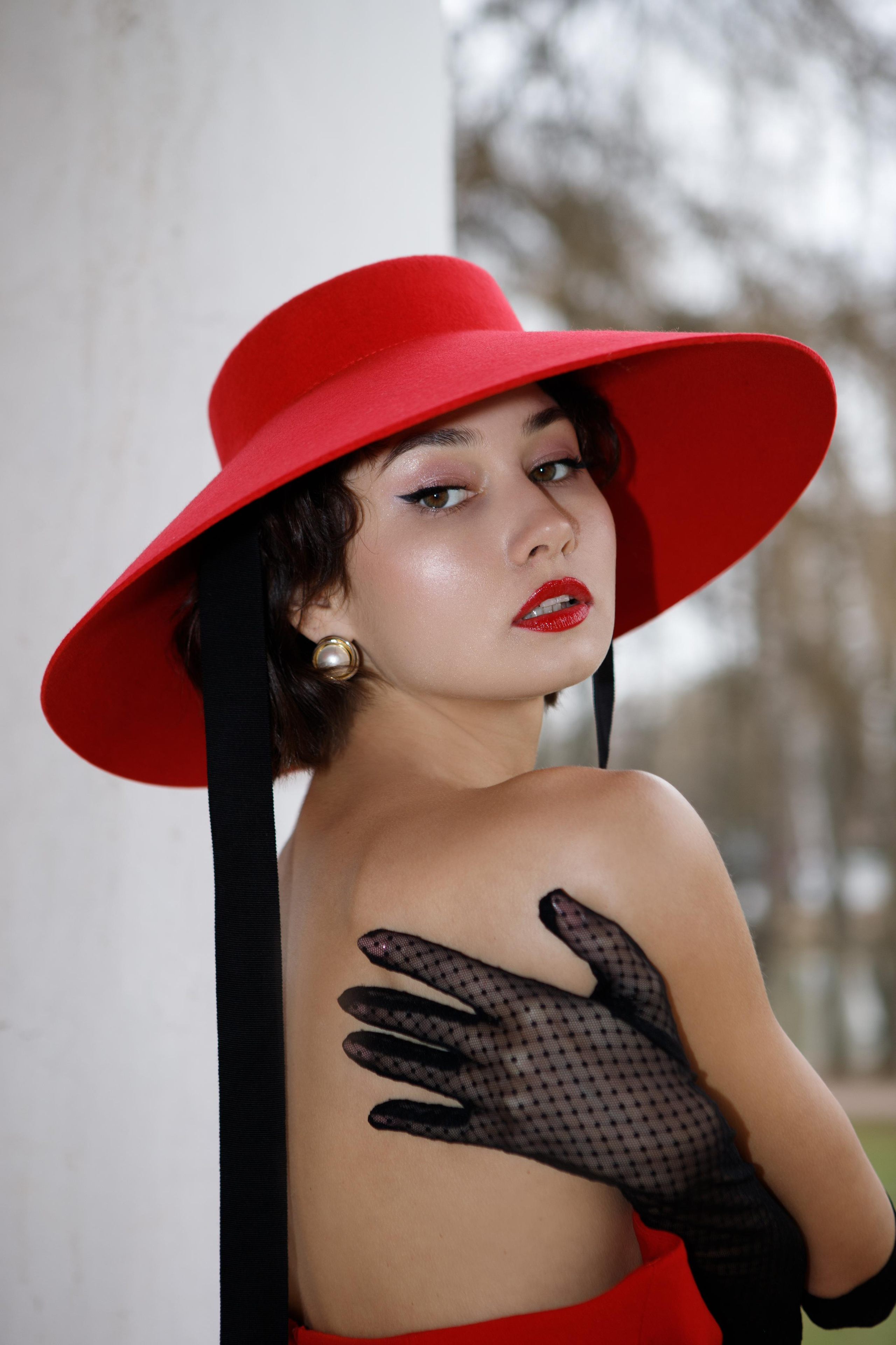 Девушка в красном. Свадебный фотограф Алена Полянская