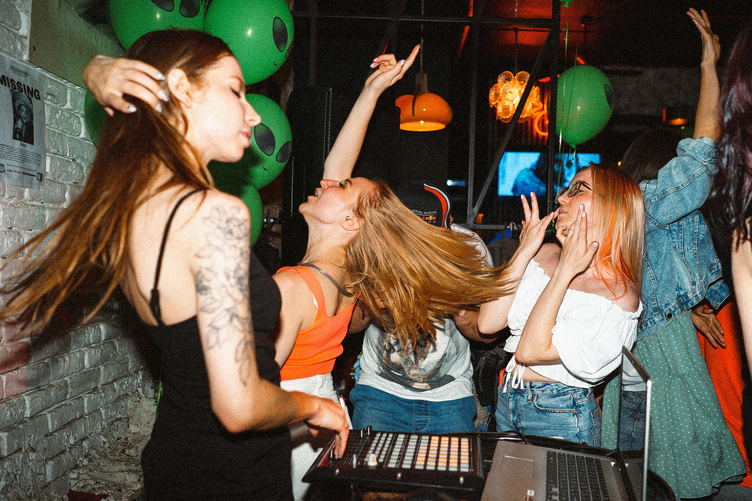 Бар Видеосалон Закрыт. Birthday party. Фотограф Николай Владимиров