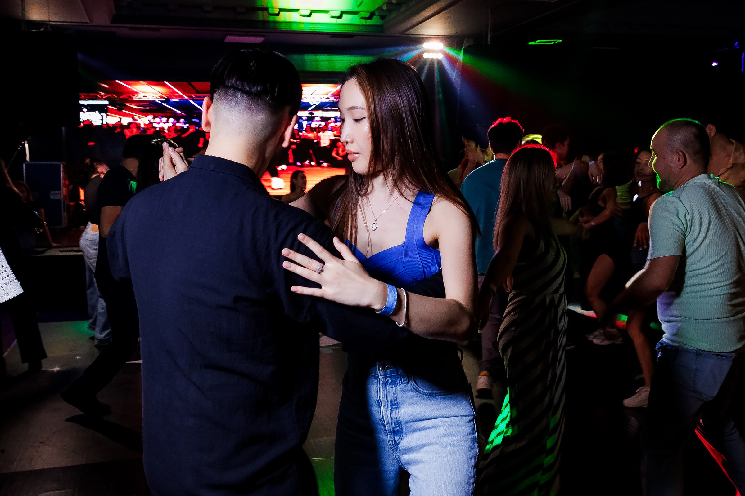 Bachata Party Hola Dance. Репортажный фотограф в Алматы Каюпов Сержан
