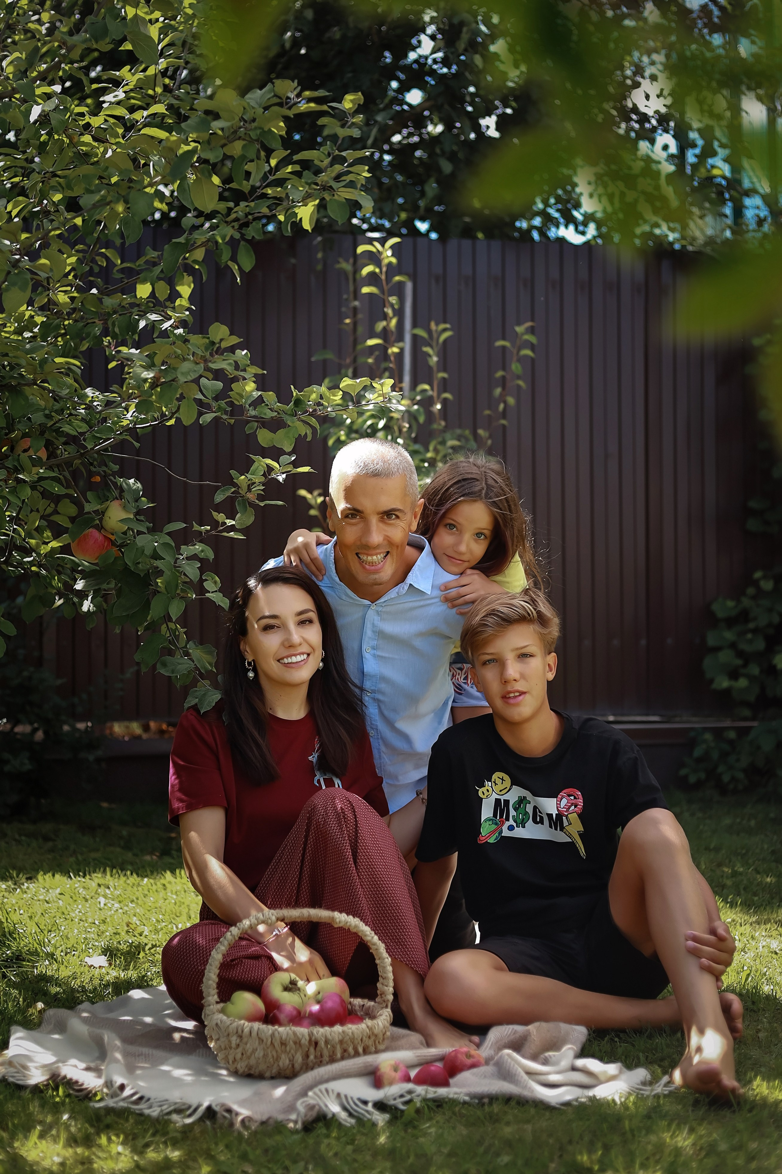 Елена и семья. Фотограф в Москве Ксения Мокрушина | Brand & Women photographer