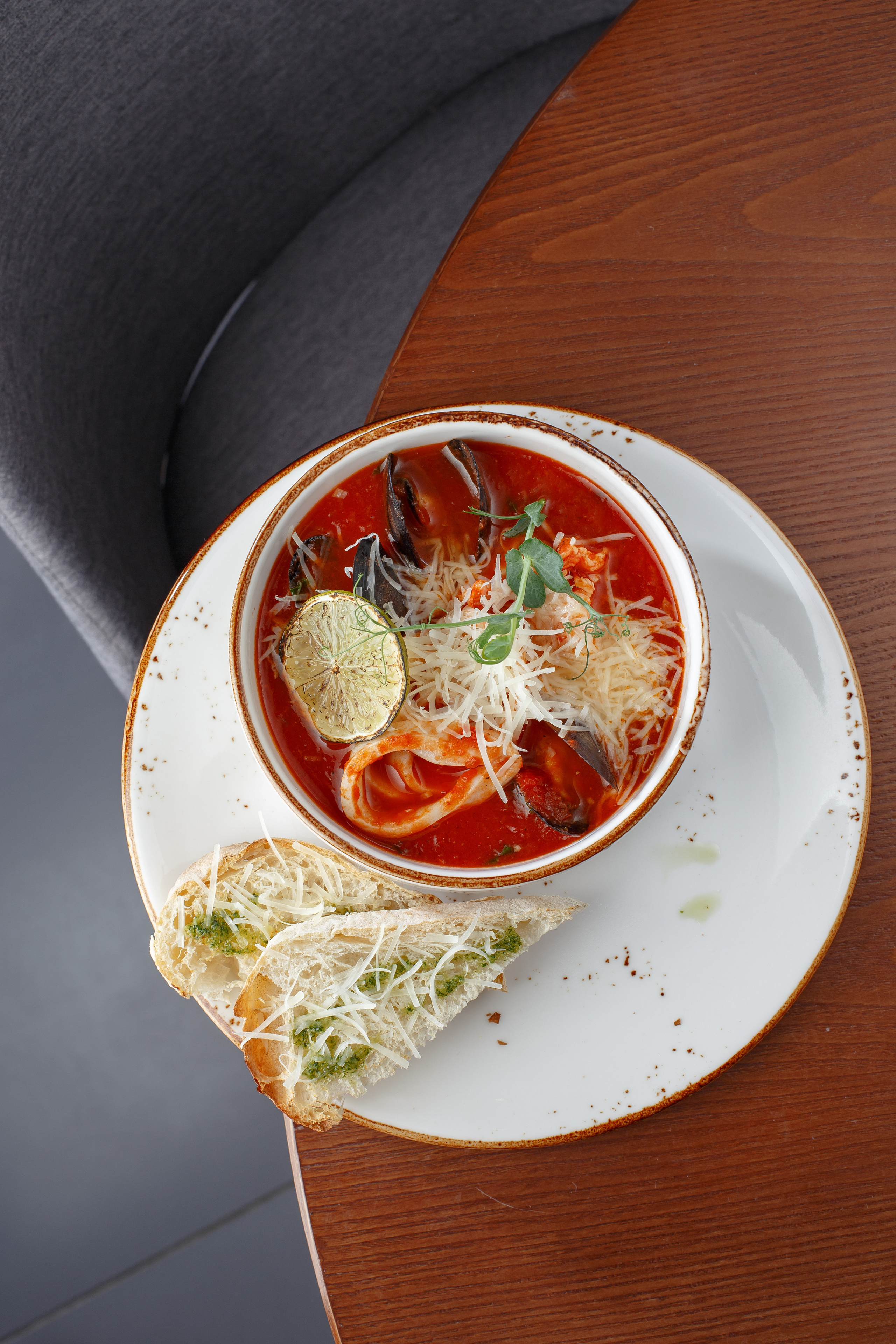 Семейный ресторан «Тётя Поли»