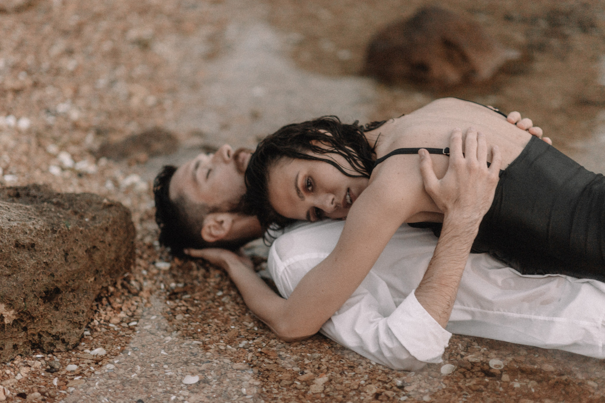 Свадебная фотосессия в Щелкино ,Бухта Космонавтов. Выездная церемония на берегу моря Крым. Свадебный и семейный фотограф и видеограф, Крым, Москва, Санкт -Петербург