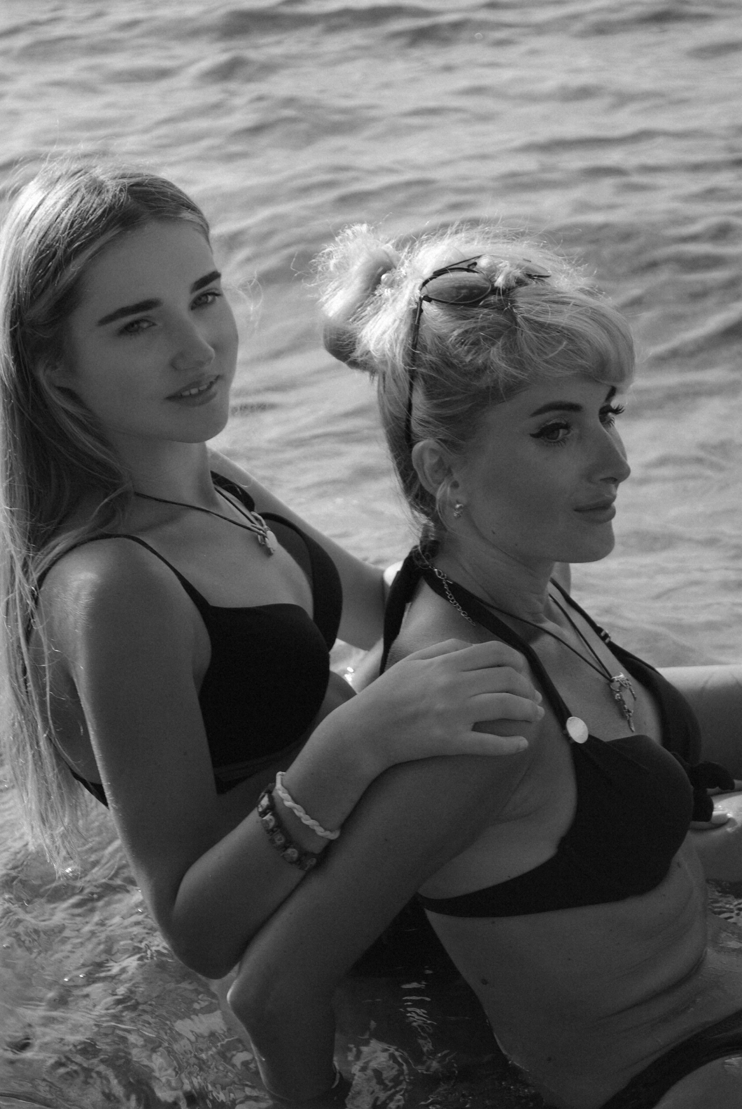 Юлия и Ксюша. Фотограф Мария Мусаелян