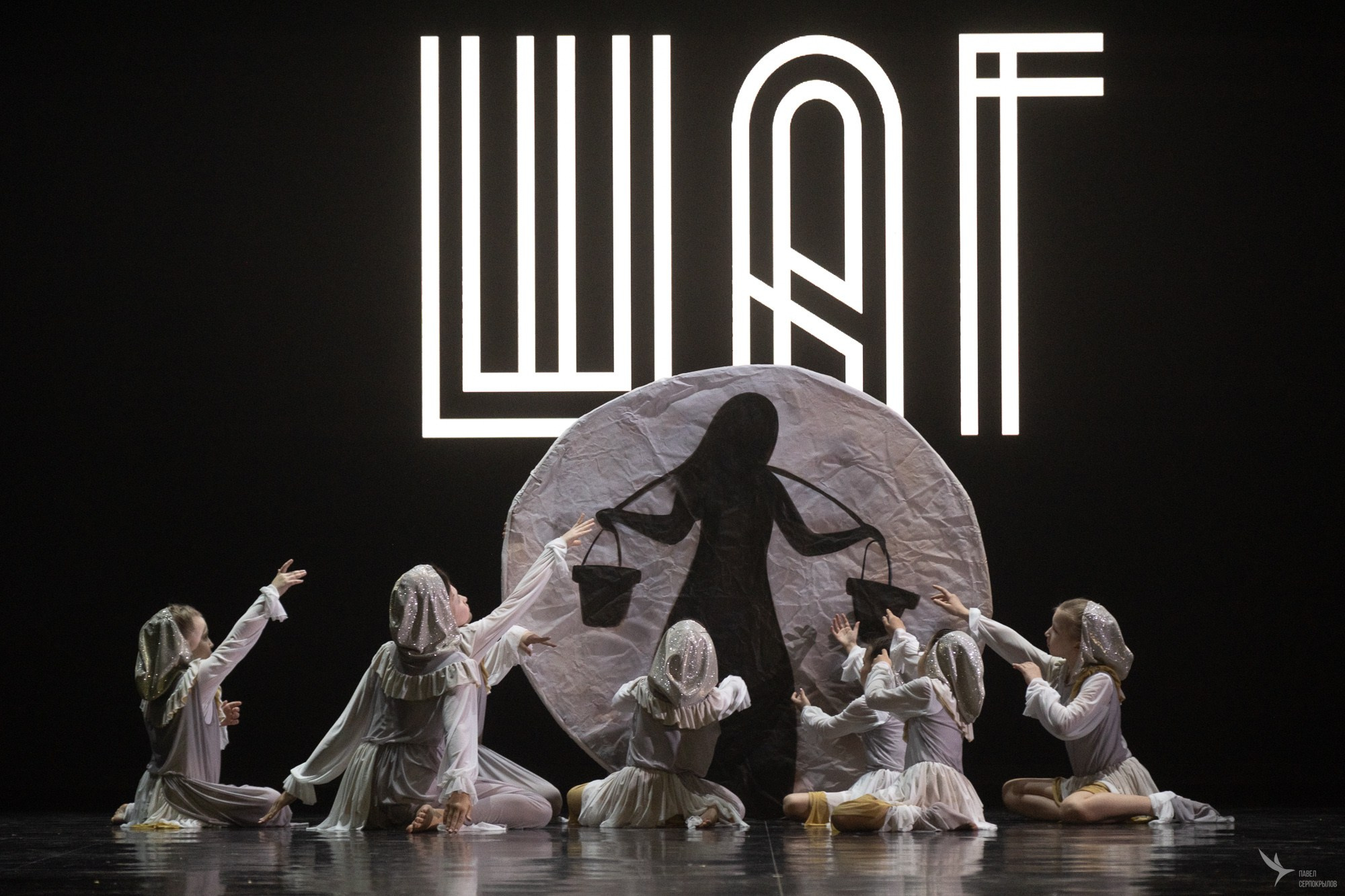 Отчетный концерт студии танца «ШАГ». Репортажный фотограф в Казани Павел Серпокрылов