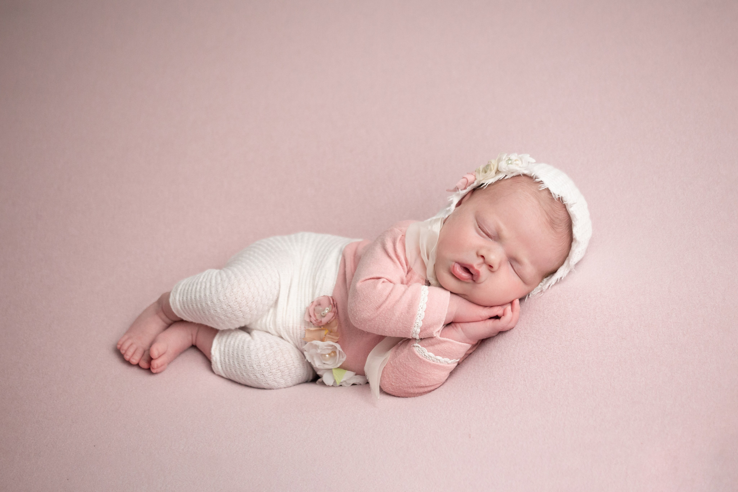 Классический стиль newborn. Фотограф новорождённых Анапа Елена Кушнарь