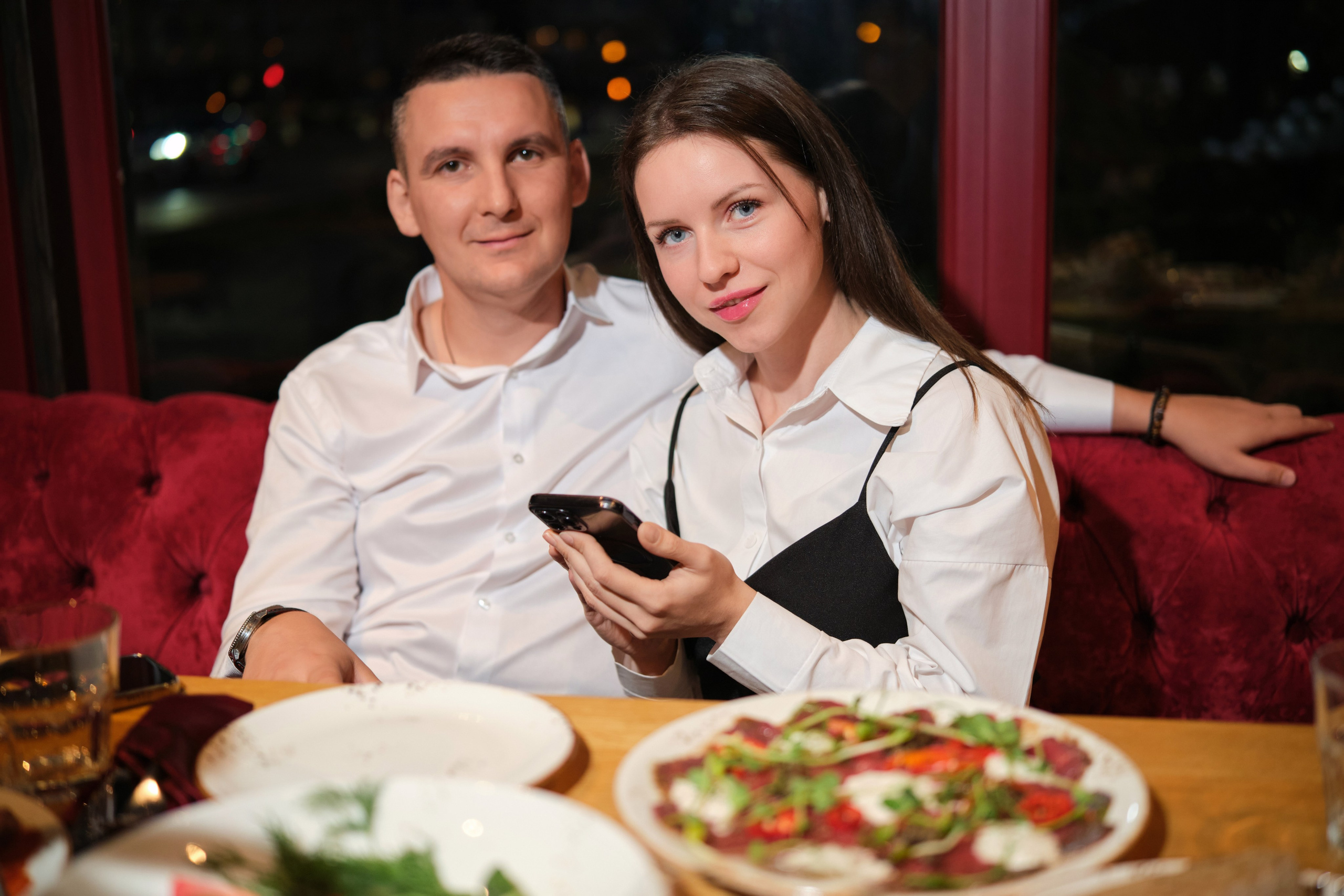 День рождения Наталии в гастропабе Особняк. Репортажный фотограф Дмитрий Литвинский. Минск, Беларусь, мир