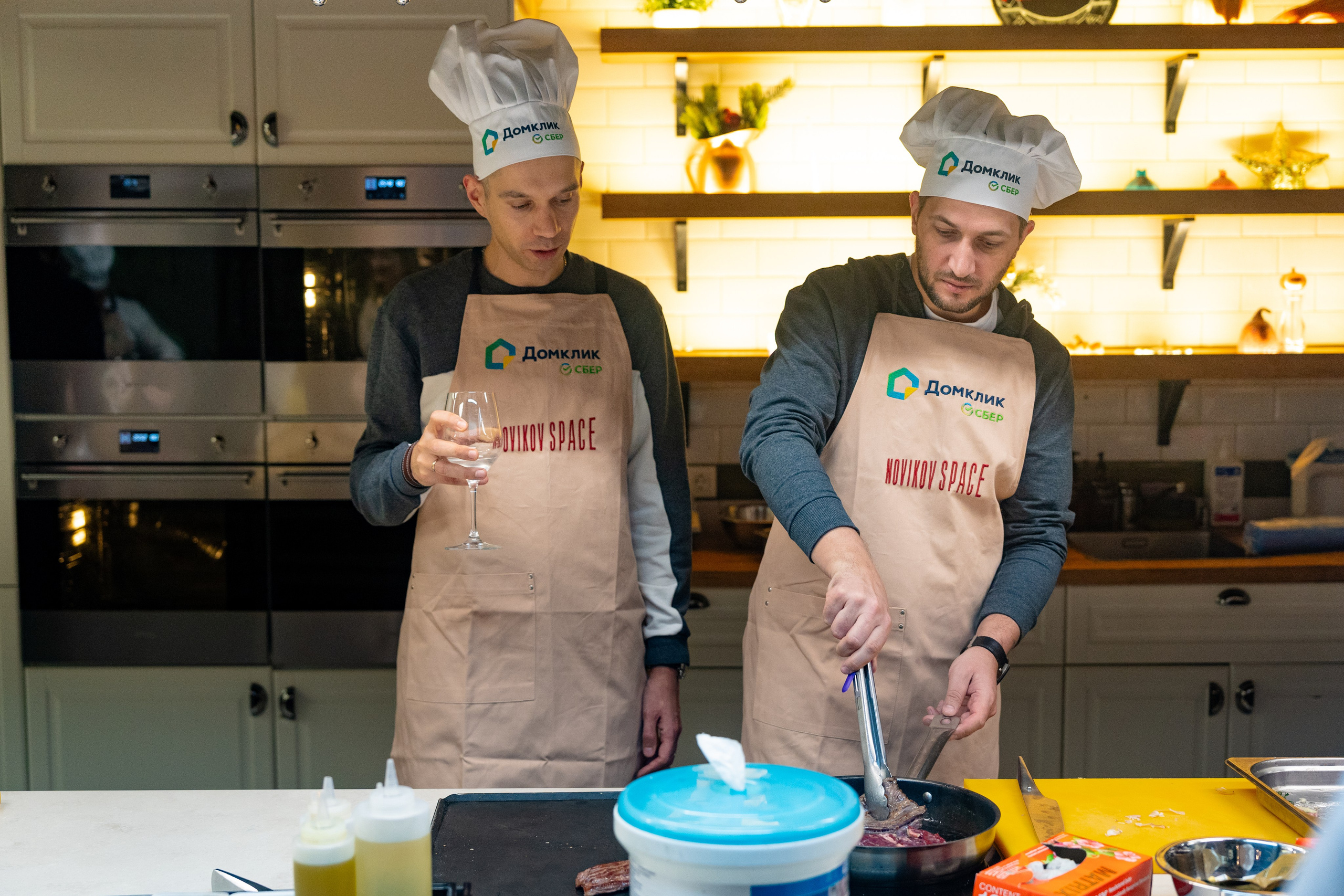 NOVIKOV SCHOOL — Умами зал. Фотограф Никита Комаров