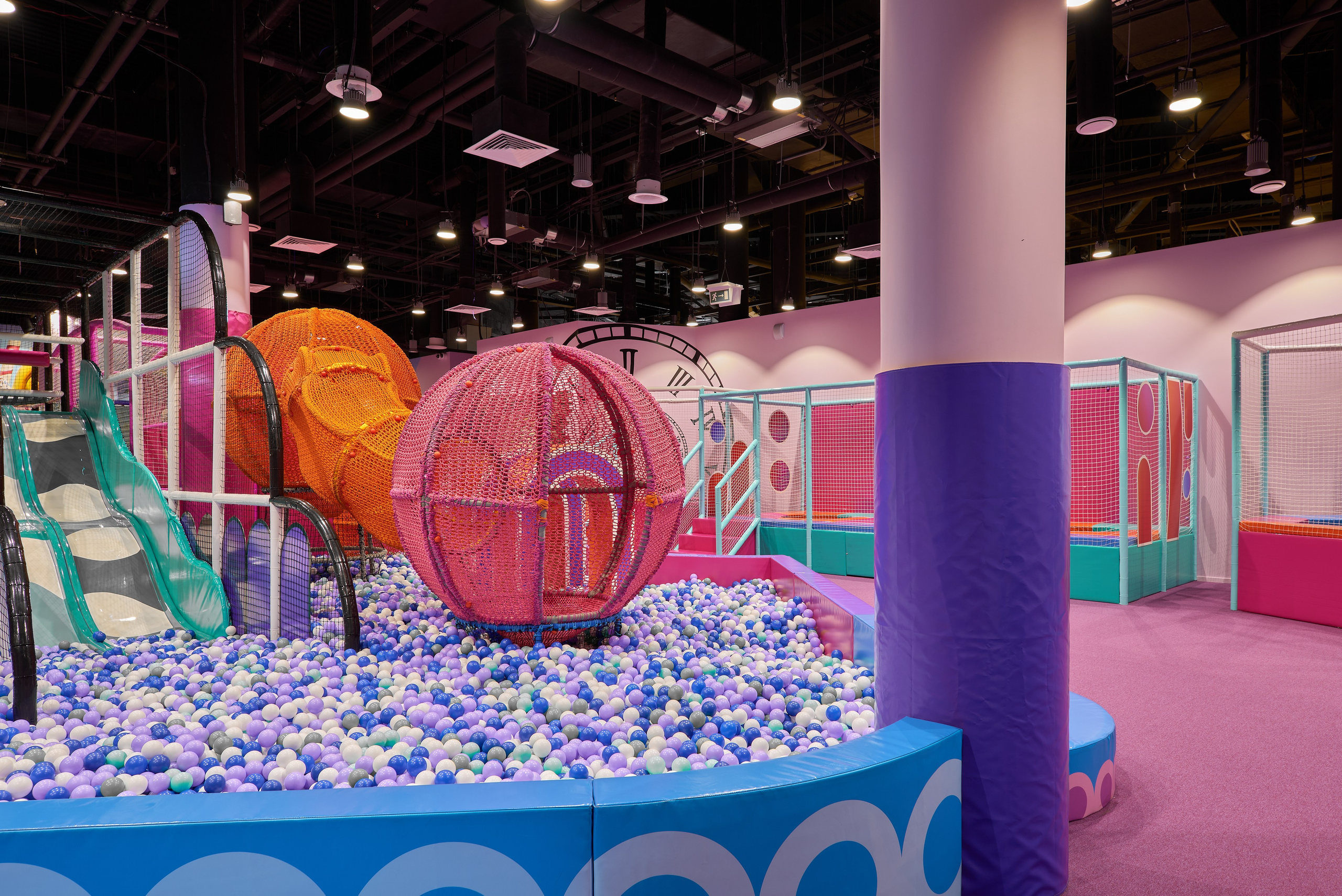 Детский центр Притяжение. Абросимов Лев интерьерный и архитектурный фотограф