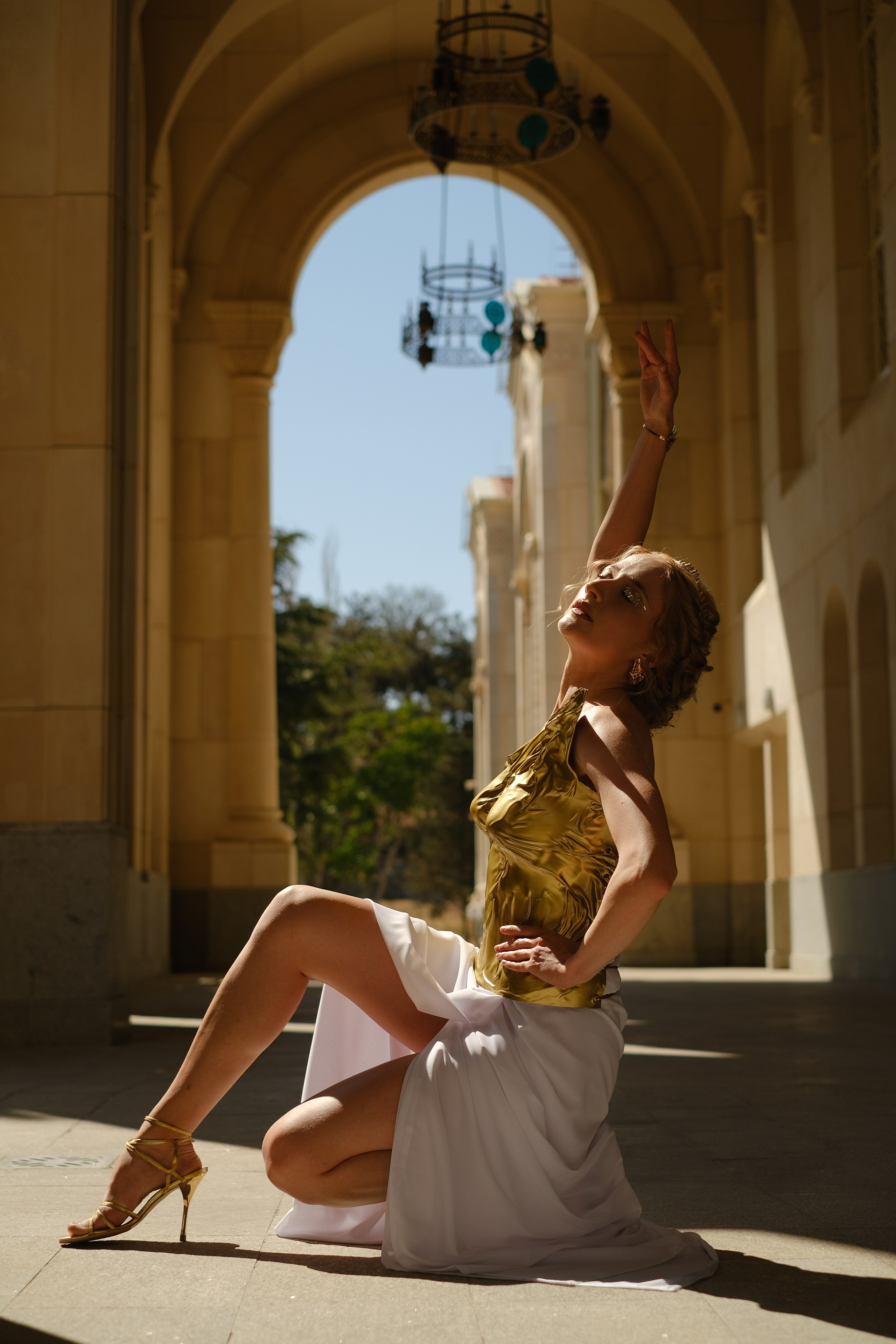 Елизавета в Новом Херсонесе. Профессиональная фотосъемка в Крыму. Натуральные эмоции и живые кадры. Забронируйте дату прямо сейчас!