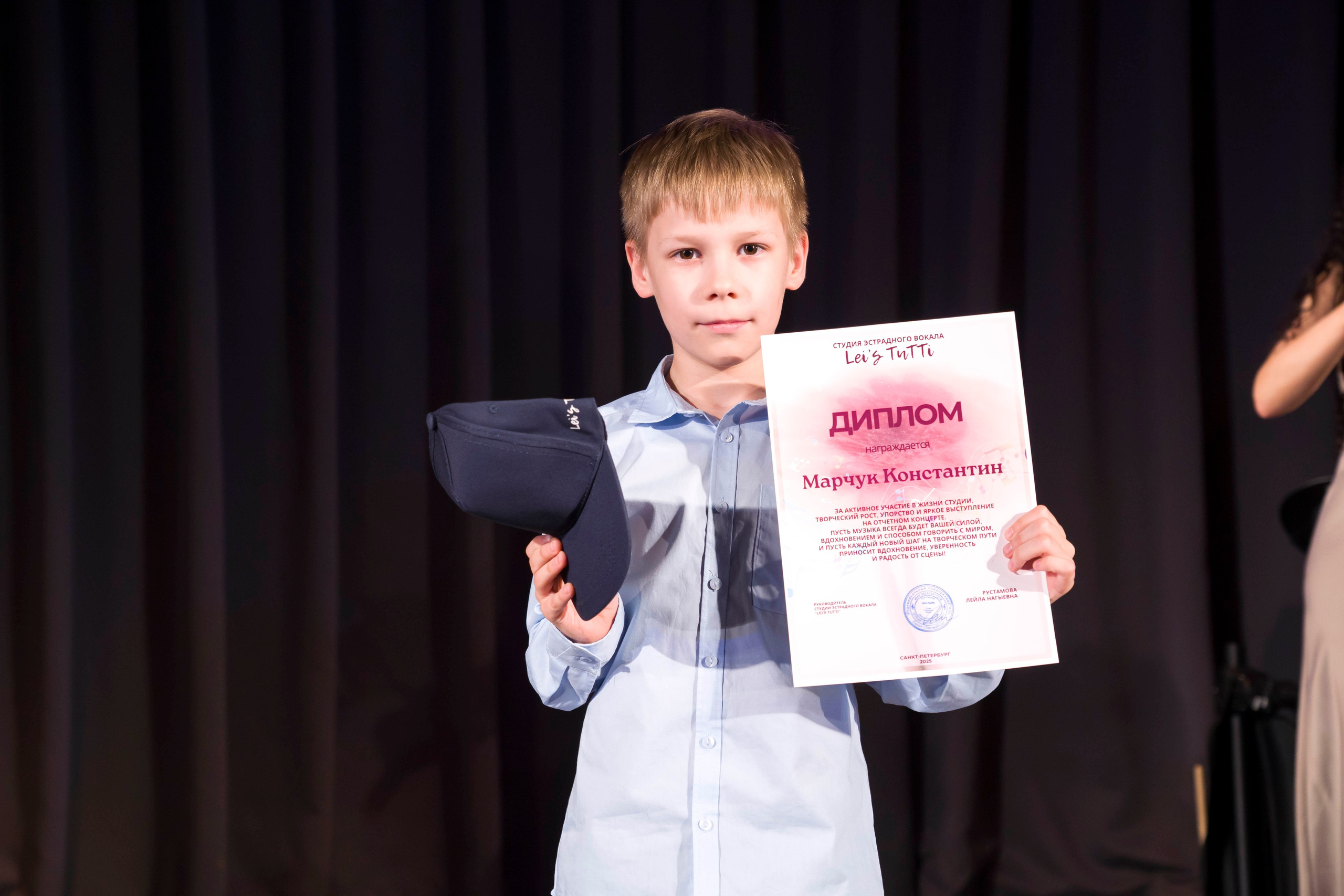 Концерт вокальной студии. Фотограф в Санкт-Петербурге. Репортажная и все съёмки для бизнеса