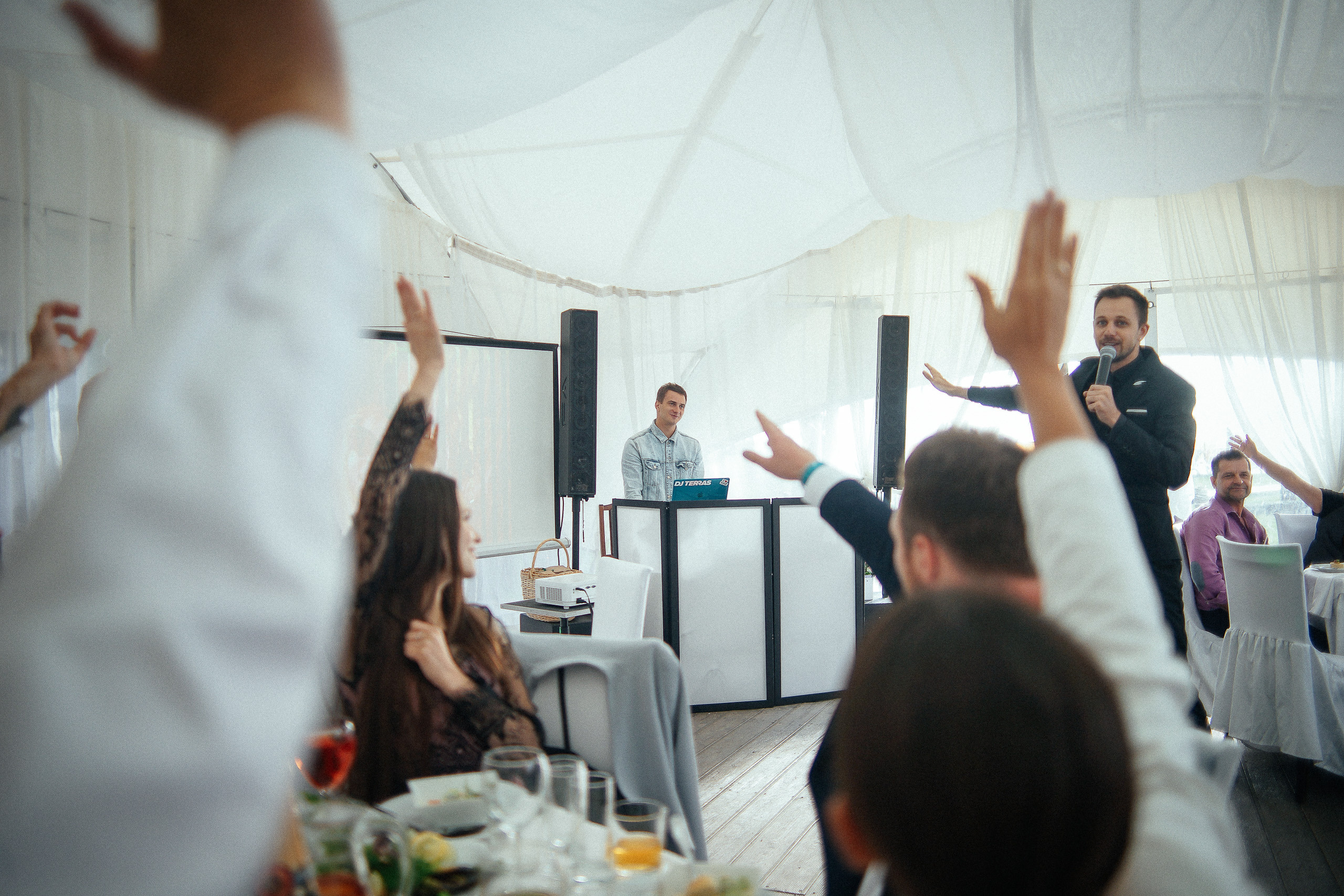 Свадьба в Бердске. Свадебный фотограф Бердск. Съемка прогулки, выездной регистрации и банкета в Crona Spa Hotel.