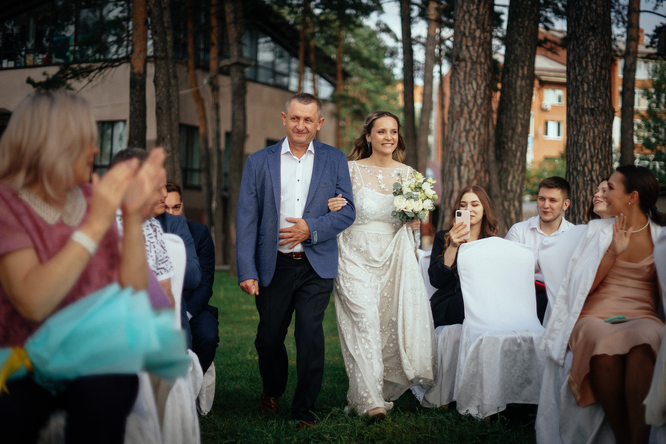 Свадьба в Бердске. Свадебный фотограф Бердск. Съемка прогулки, выездной регистрации и банкета в Crona Spa Hotel.