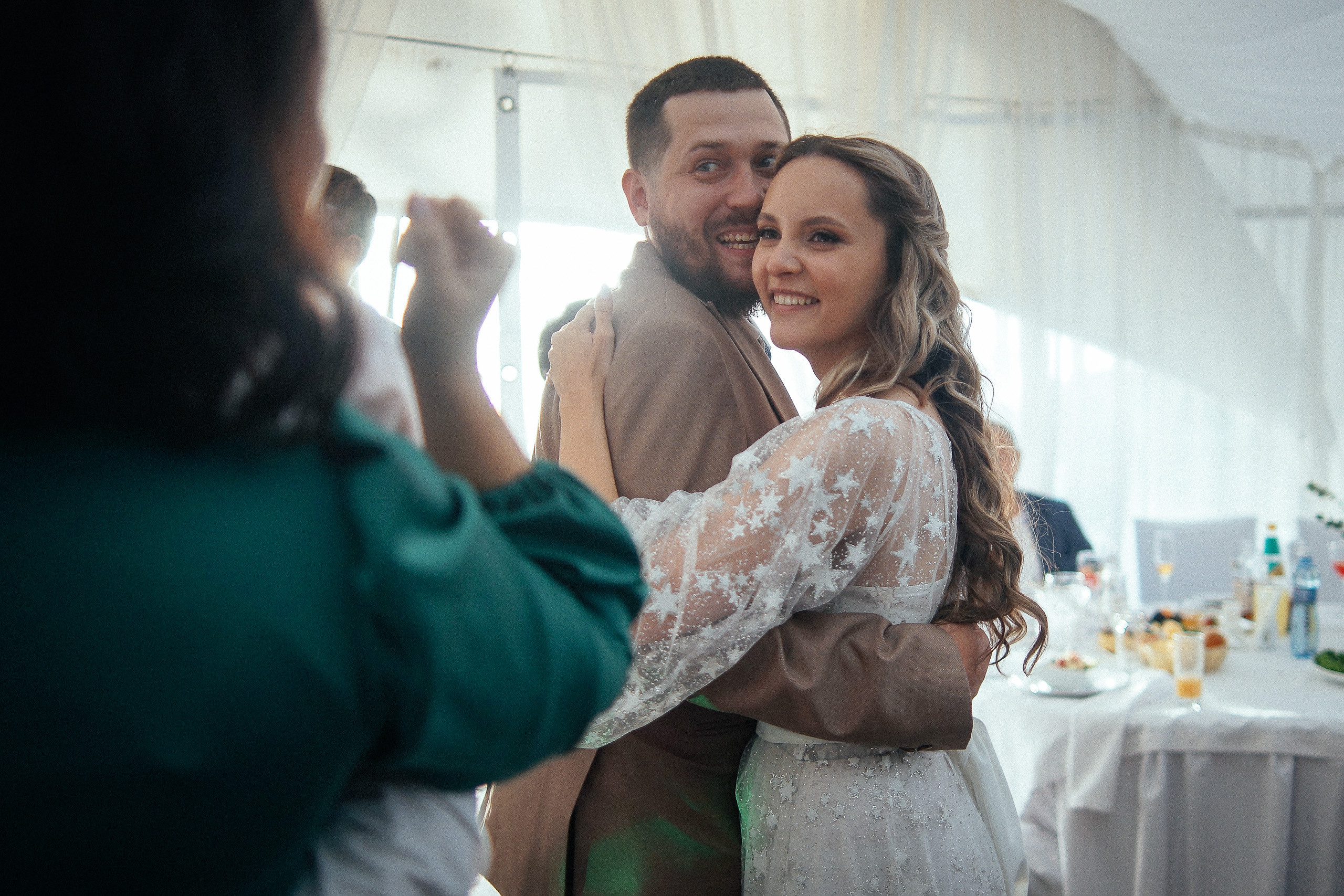 Свадьба в Бердске. Свадебный фотограф Бердск. Съемка прогулки, выездной регистрации и банкета в Crona Spa Hotel.