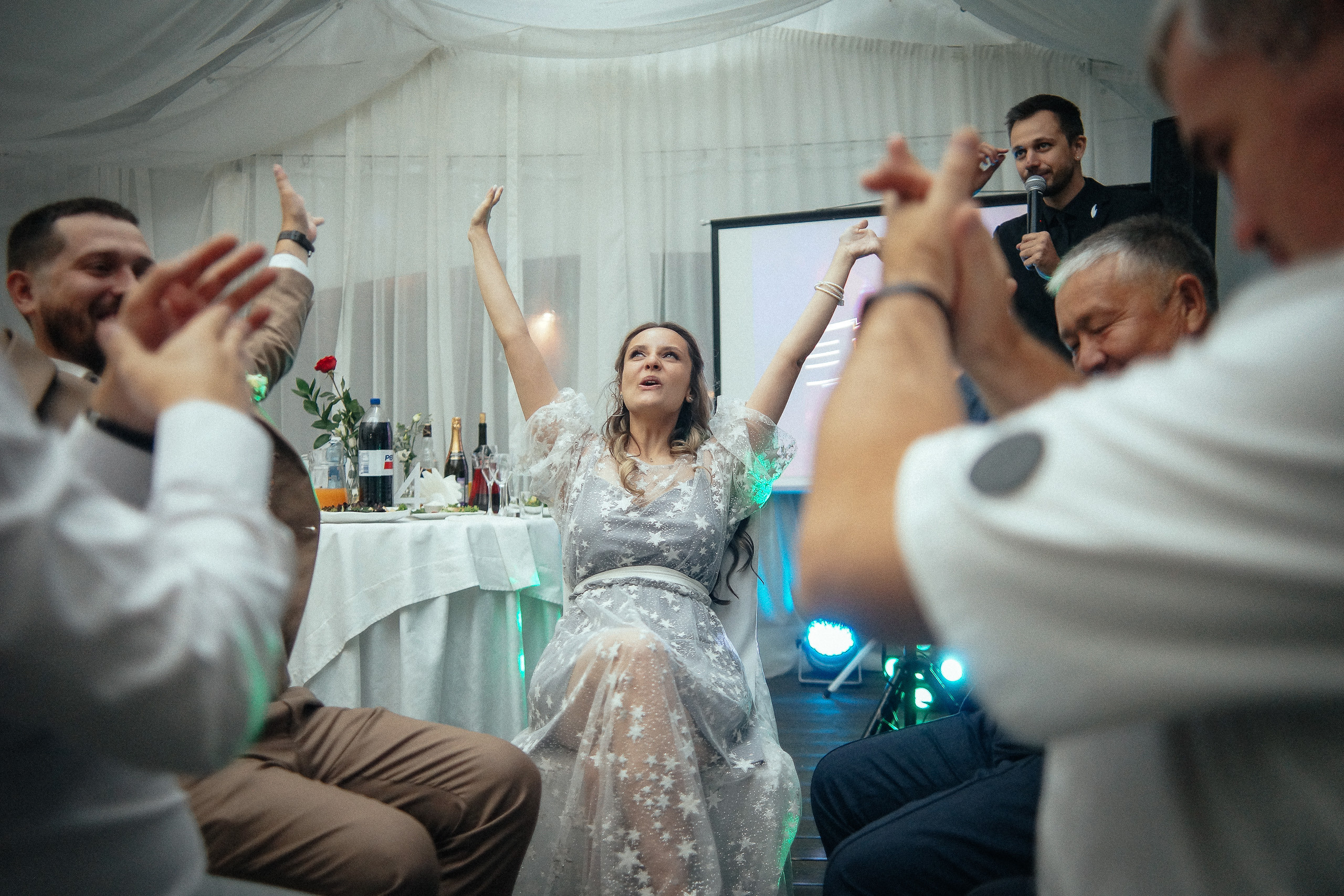 Свадьба в Бердске. Свадебный фотограф Бердск. Съемка прогулки, выездной регистрации и банкета в Crona Spa Hotel.