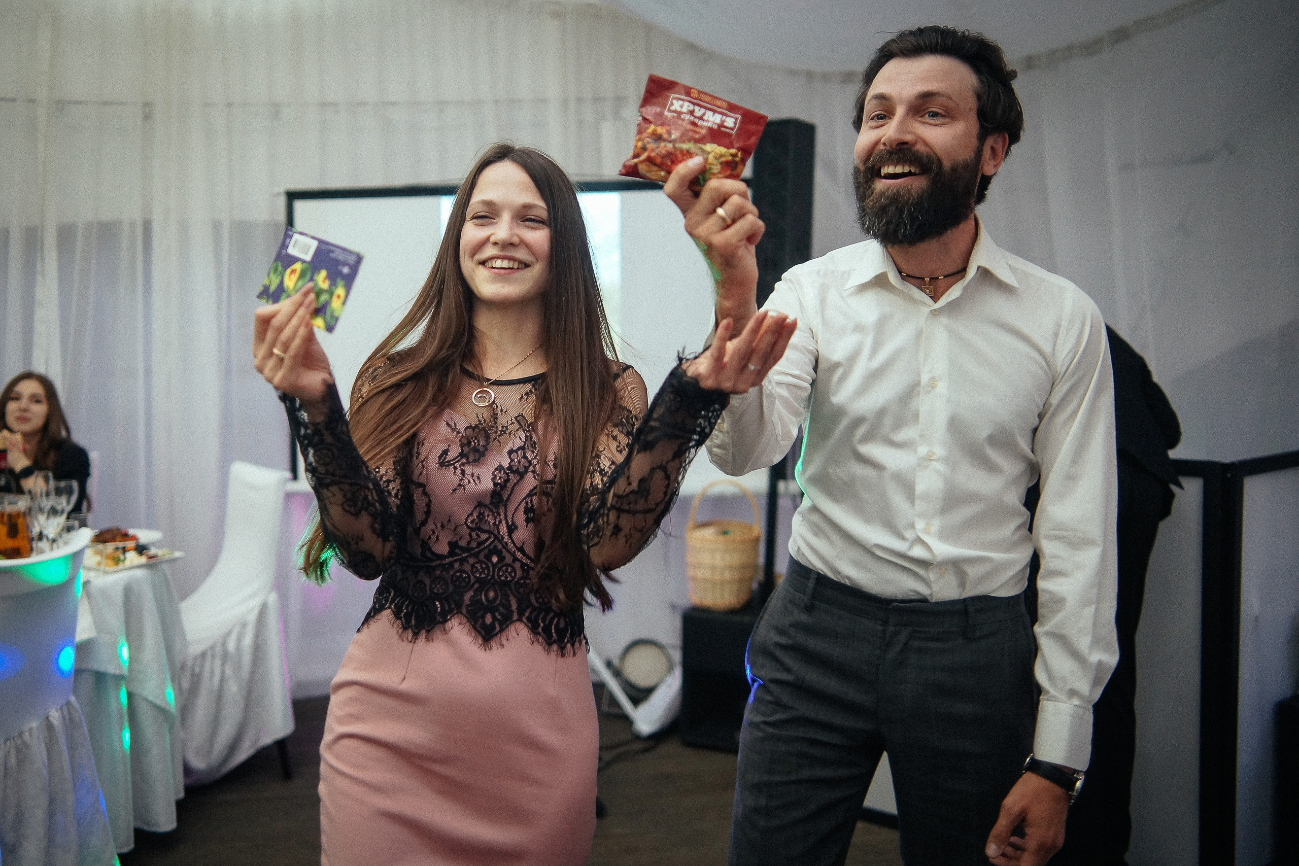 Свадьба в Бердске. Свадебный фотограф Бердск. Съемка прогулки, выездной регистрации и банкета в Crona Spa Hotel.