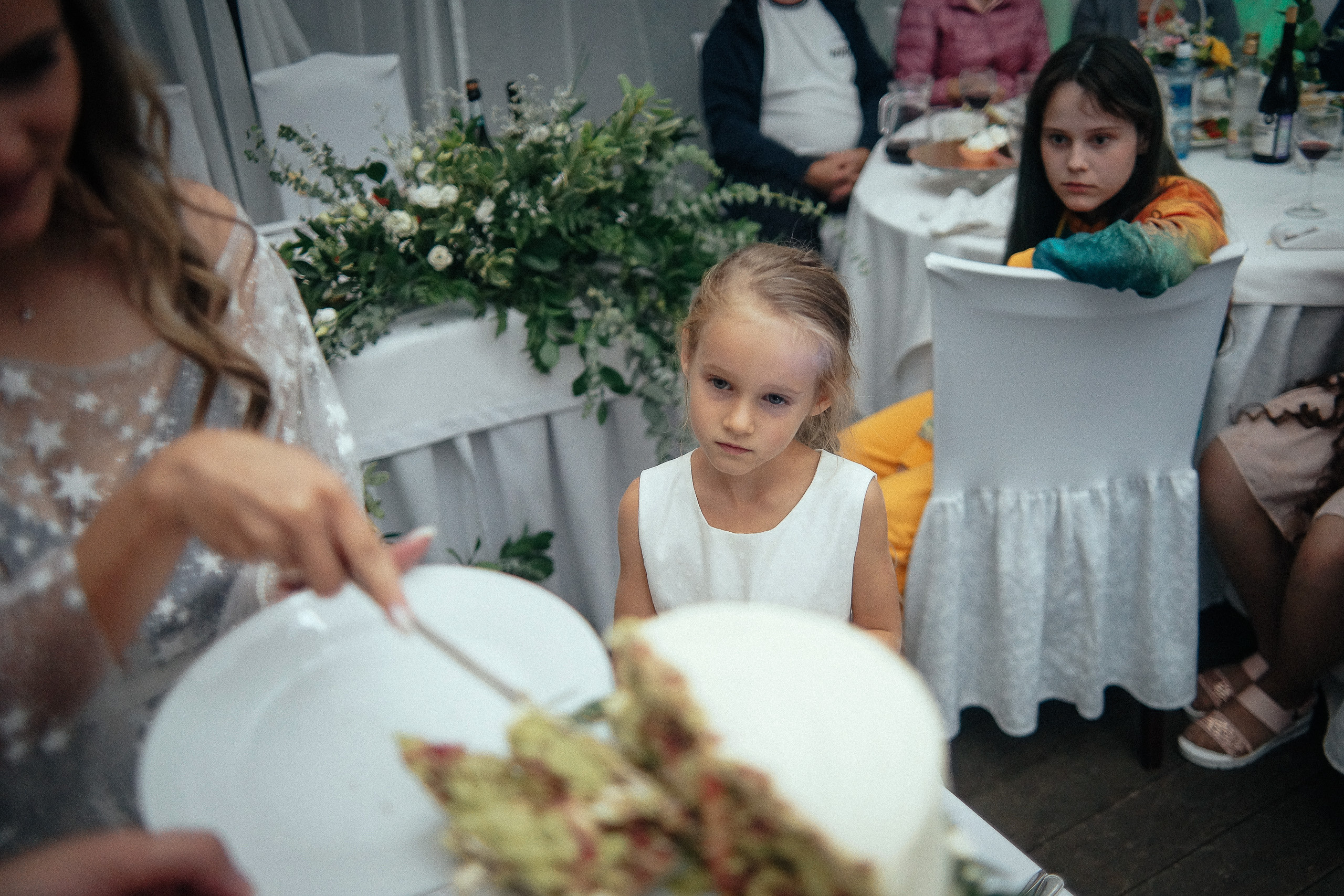 Свадьба в Бердске. Свадебный фотограф Бердск. Съемка прогулки, выездной регистрации и банкета в Crona Spa Hotel.