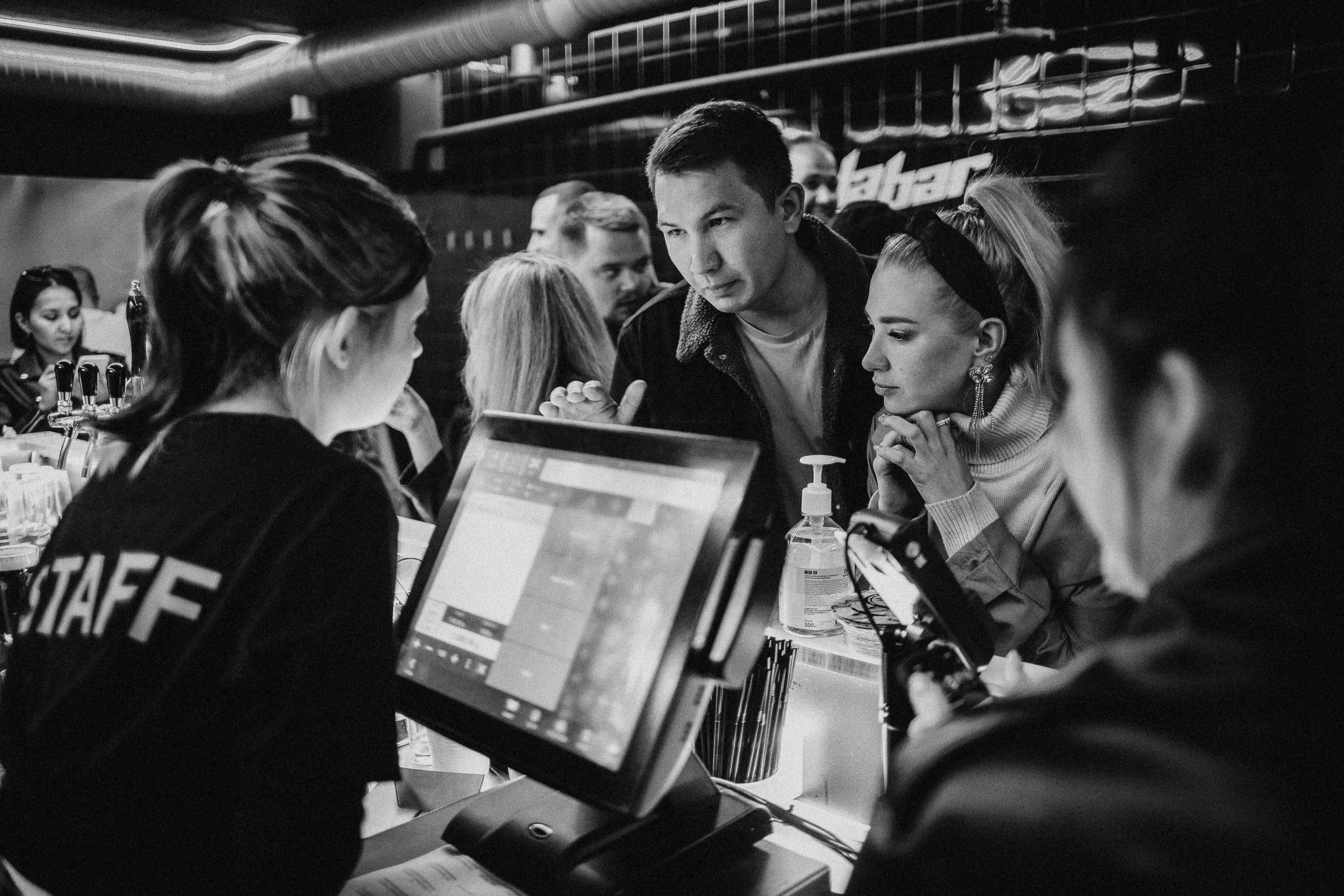 Открытие бара. Репортажный фотограф в Новосибирске. Алексей Гриценко