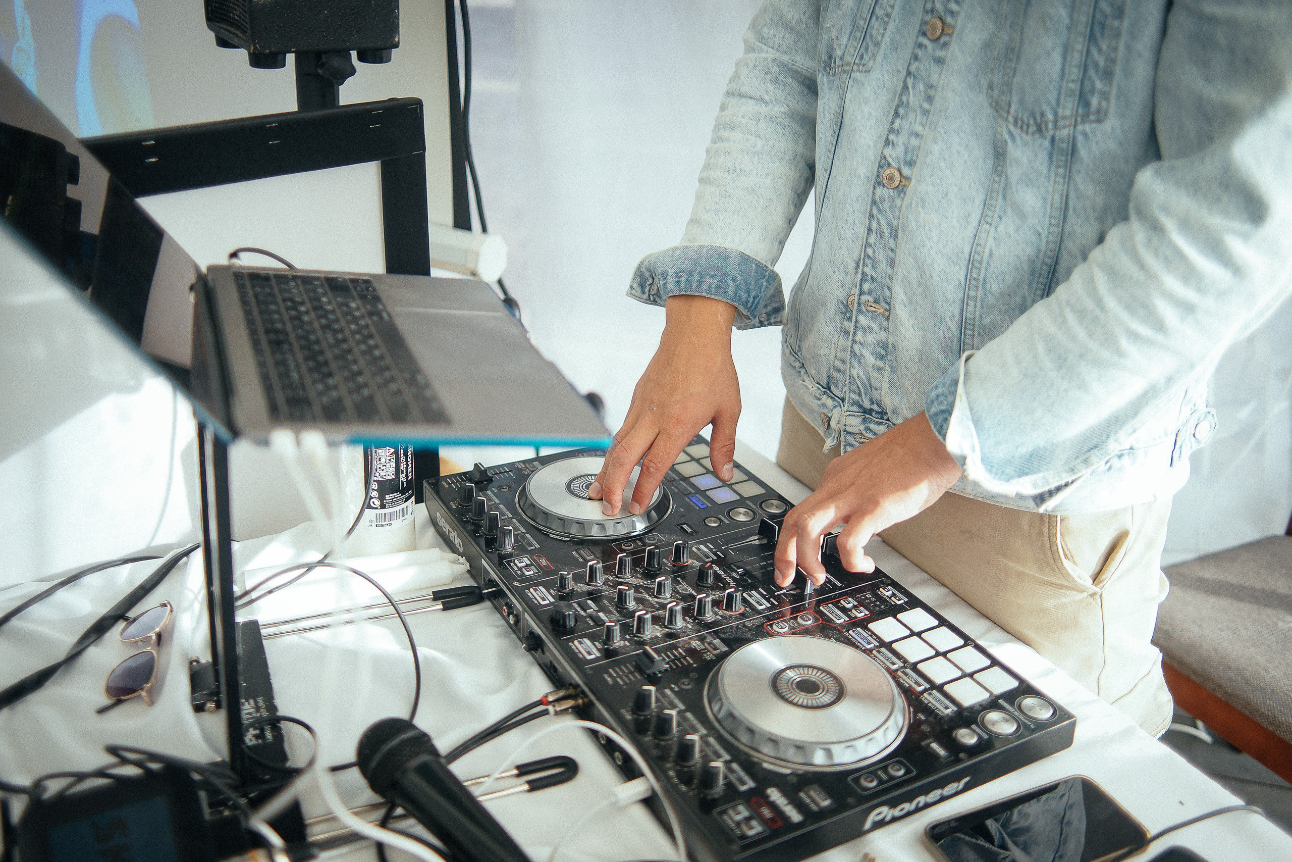 Свадьба в Бердске. Свадебный фотограф Бердск. Съемка прогулки, выездной регистрации и банкета в Crona Spa Hotel.