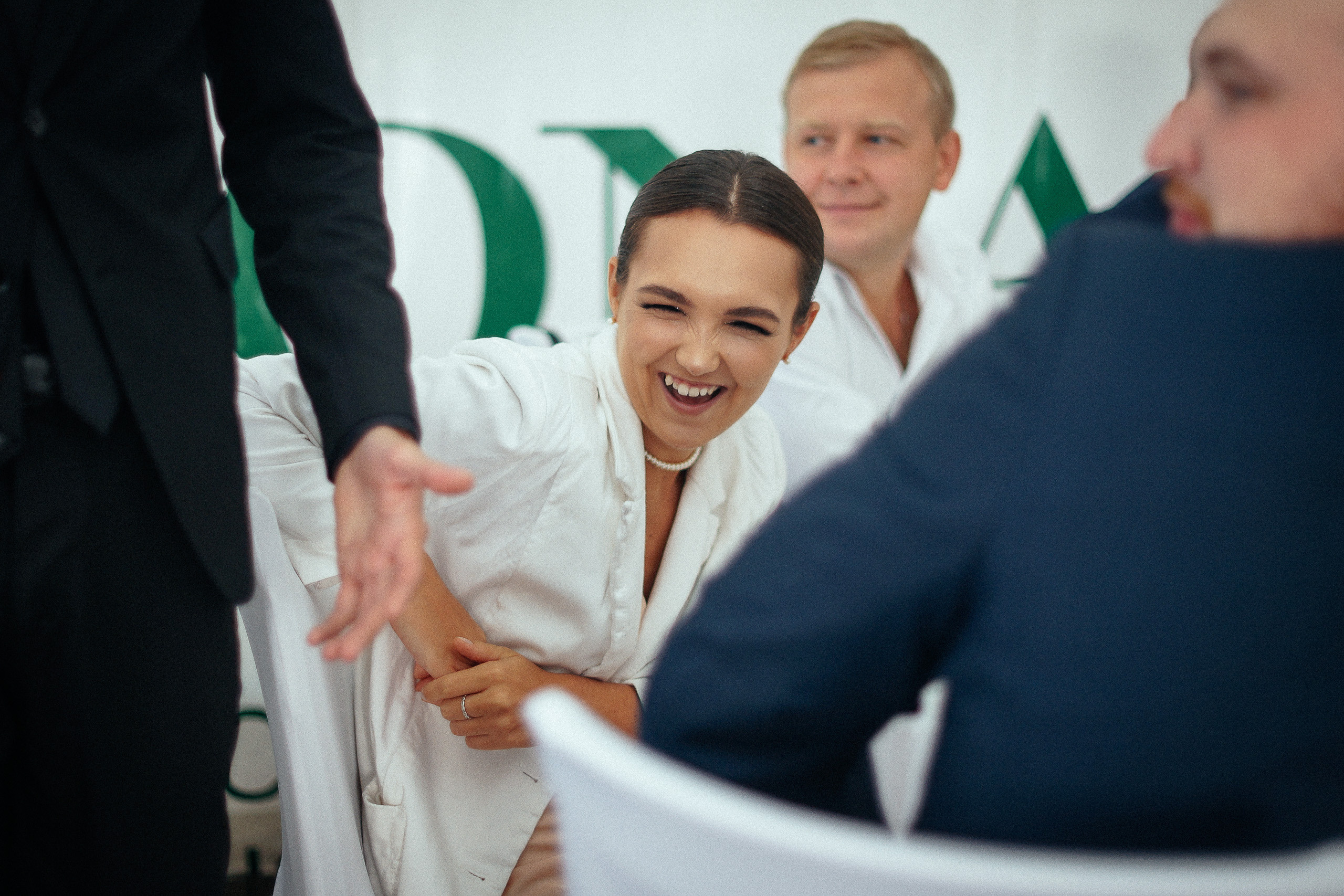 Свадьба в Бердске. Свадебный фотограф Бердск. Съемка прогулки, выездной регистрации и банкета в Crona Spa Hotel.