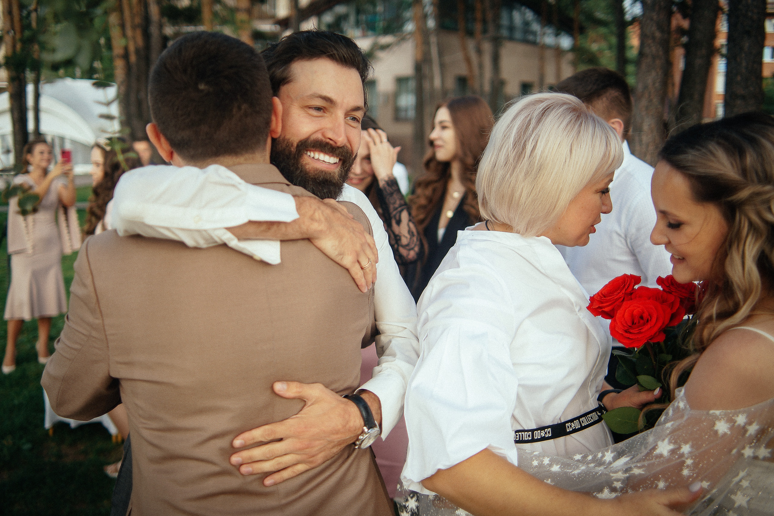 Свадьба в Бердске. Свадебный фотограф Бердск. Съемка прогулки, выездной регистрации и банкета в Crona Spa Hotel.
