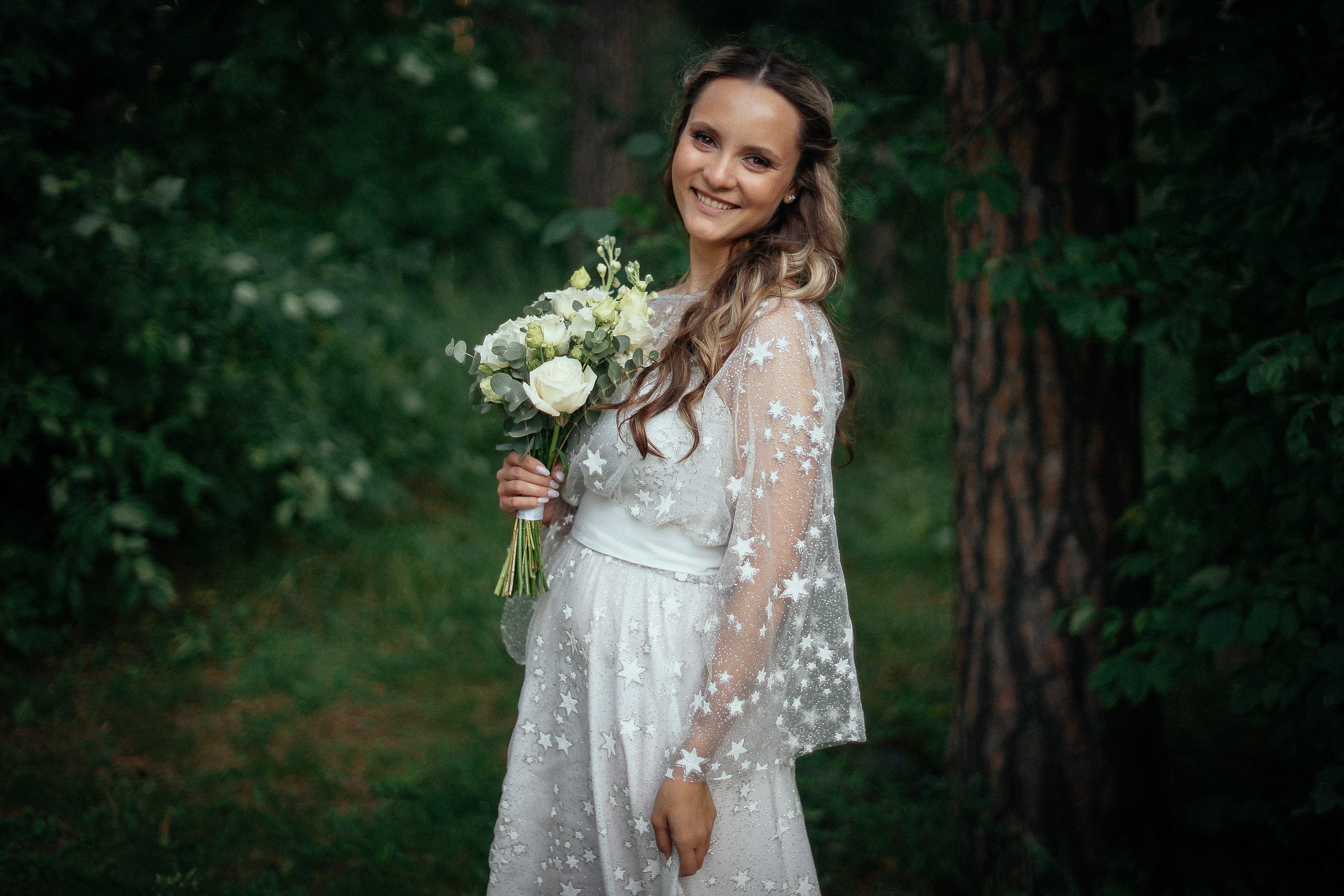 Свадьба в Бердске. Свадебный фотограф Бердск. Съемка прогулки, выездной регистрации и банкета в Crona Spa Hotel.