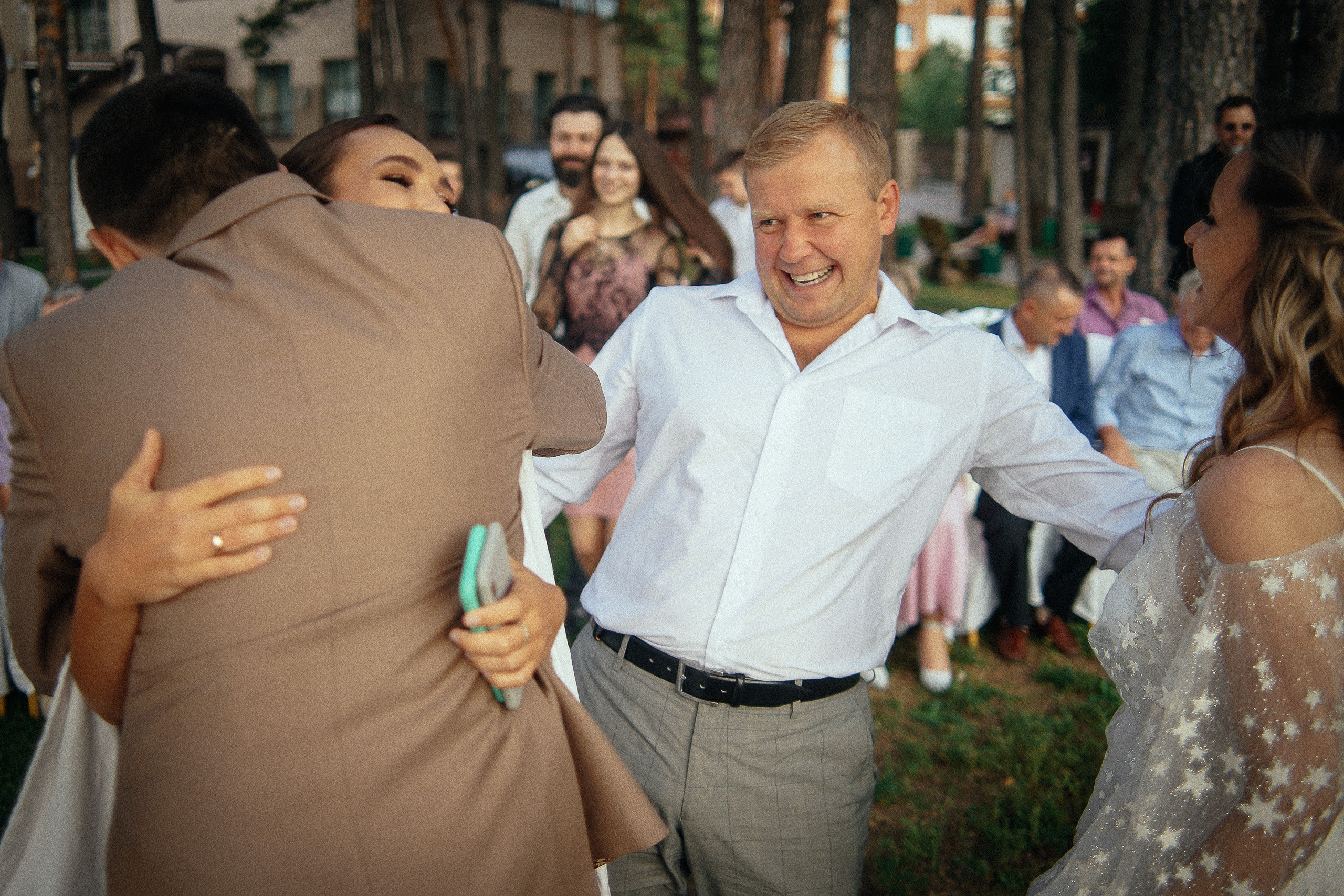 Свадьба в Бердске. Свадебный фотограф Бердск. Съемка прогулки, выездной регистрации и банкета в Crona Spa Hotel.