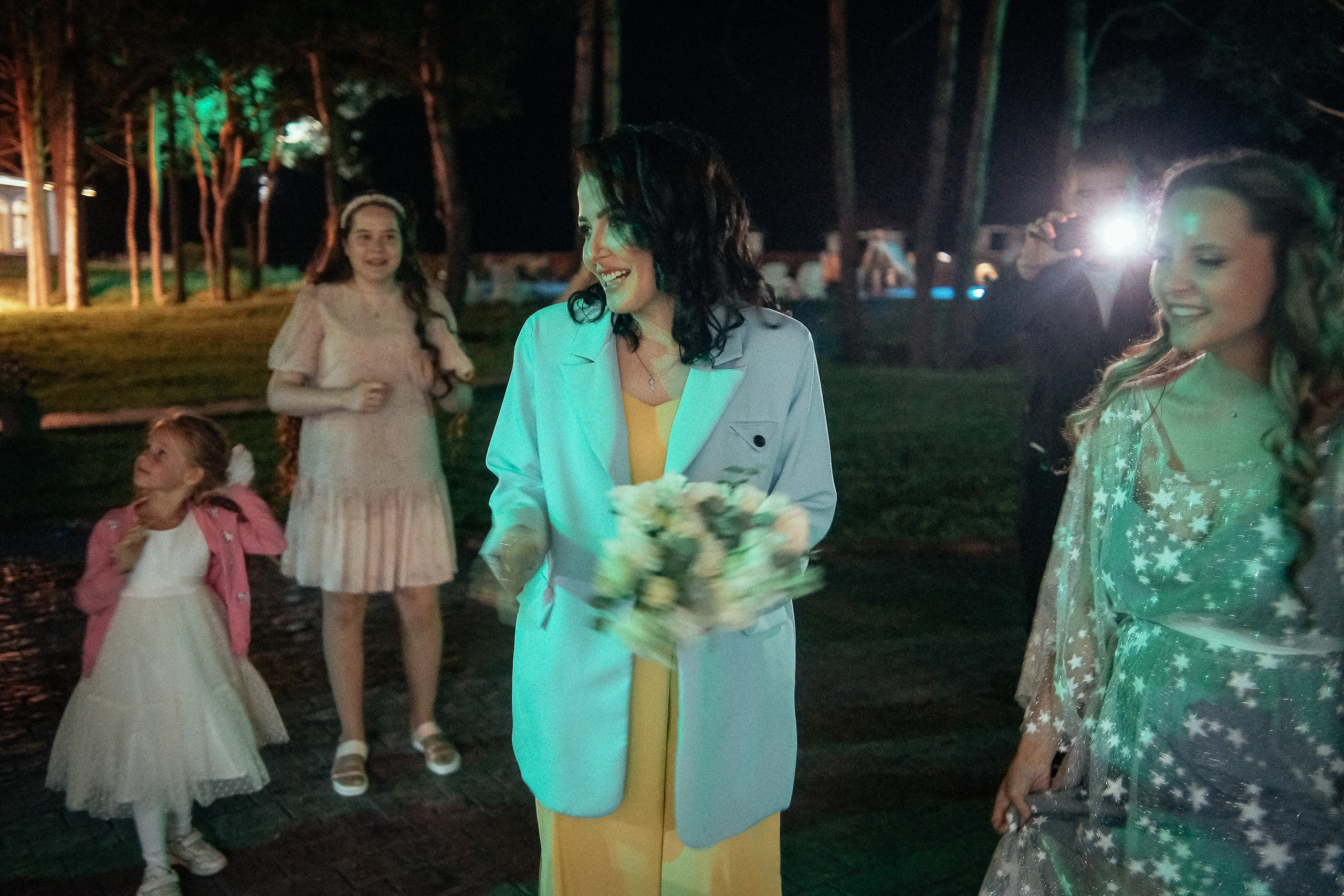 Свадьба в Бердске. Свадебный фотограф Бердск. Съемка прогулки, выездной регистрации и банкета в Crona Spa Hotel.